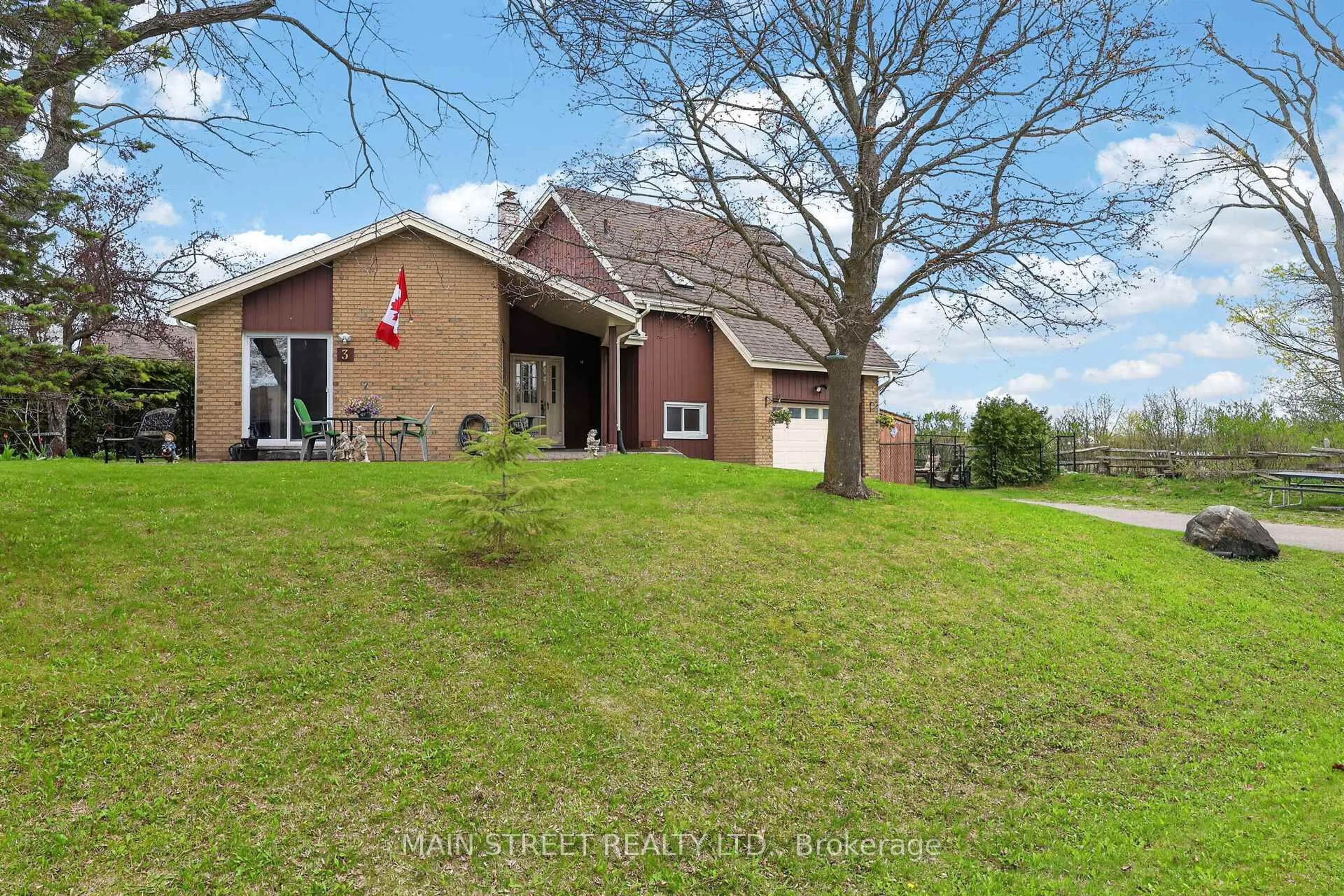 A pic from outside/outdoor area/front of a property/back of a property/a pic from drone, unknown for 3 Meadowlands Dr, Brock Ontario L0E 1E0