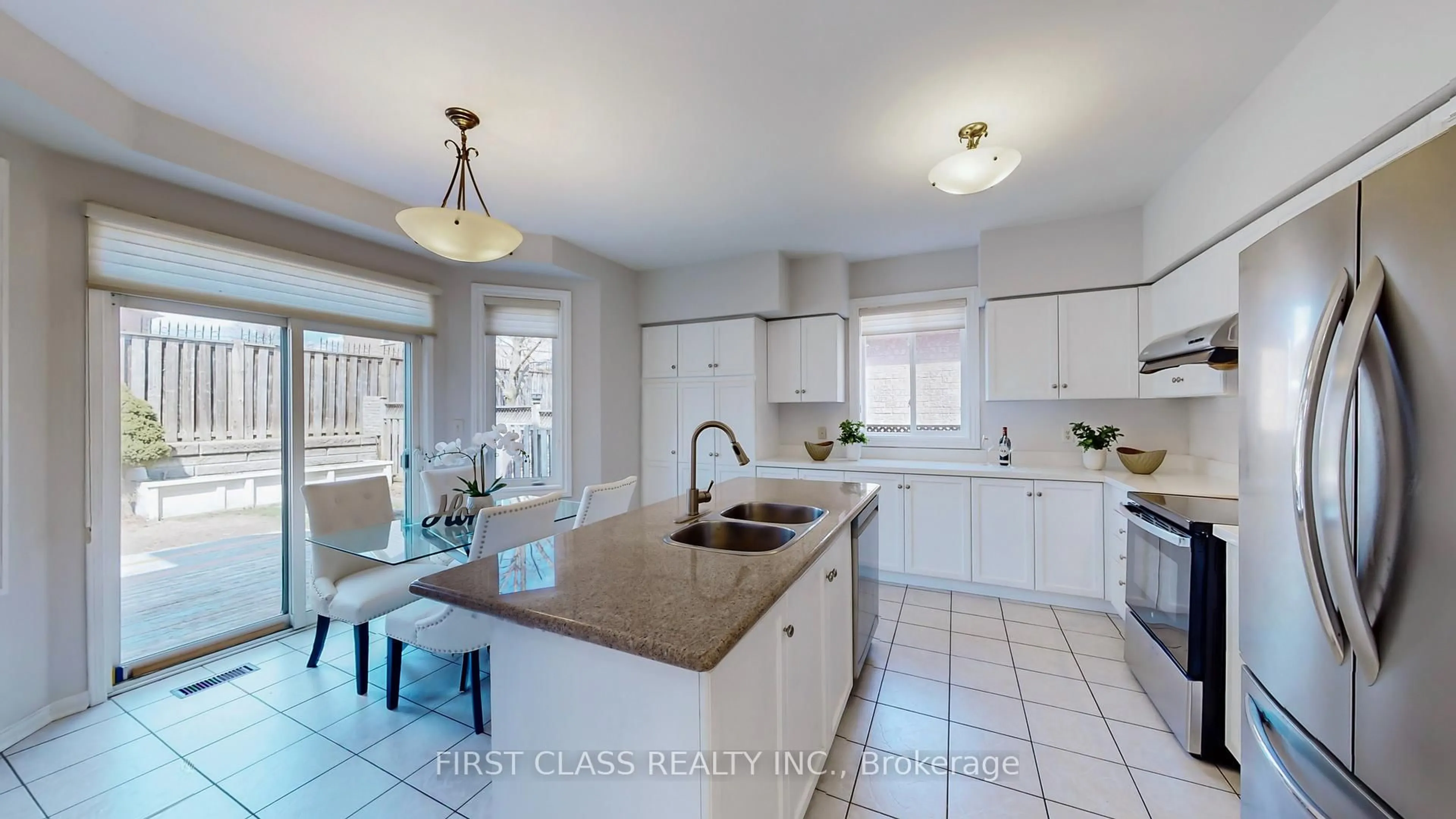 Open concept kitchen, ceramic/tile floor for 30 Kaitlin Dr, Richmond Hill Ontario L4E 3W6