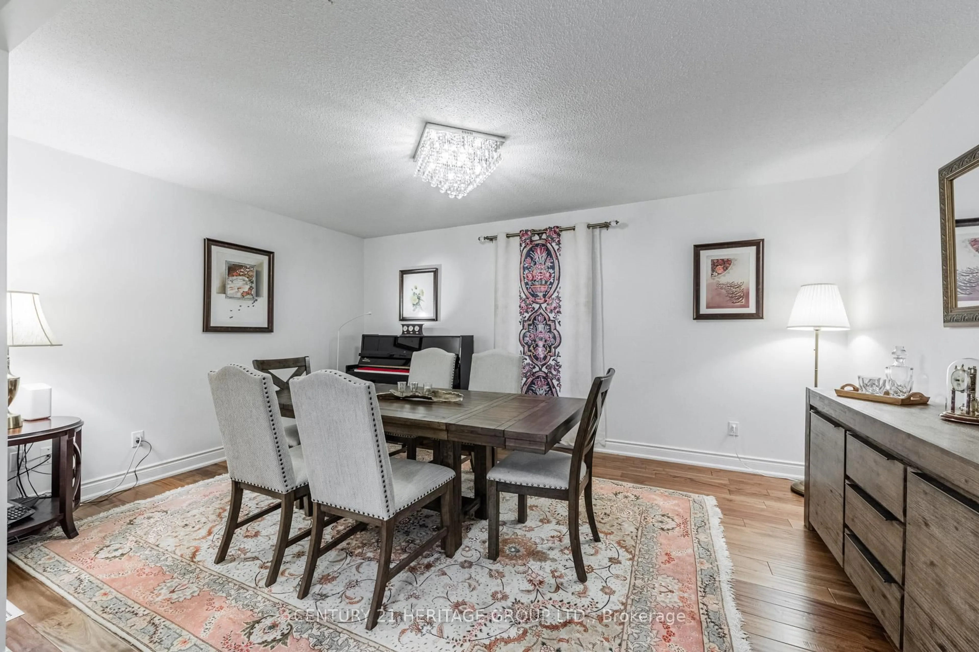 Dining room, wood/laminate floor for 36 Hallmark Crt, Vaughan Ontario L4J 3A4