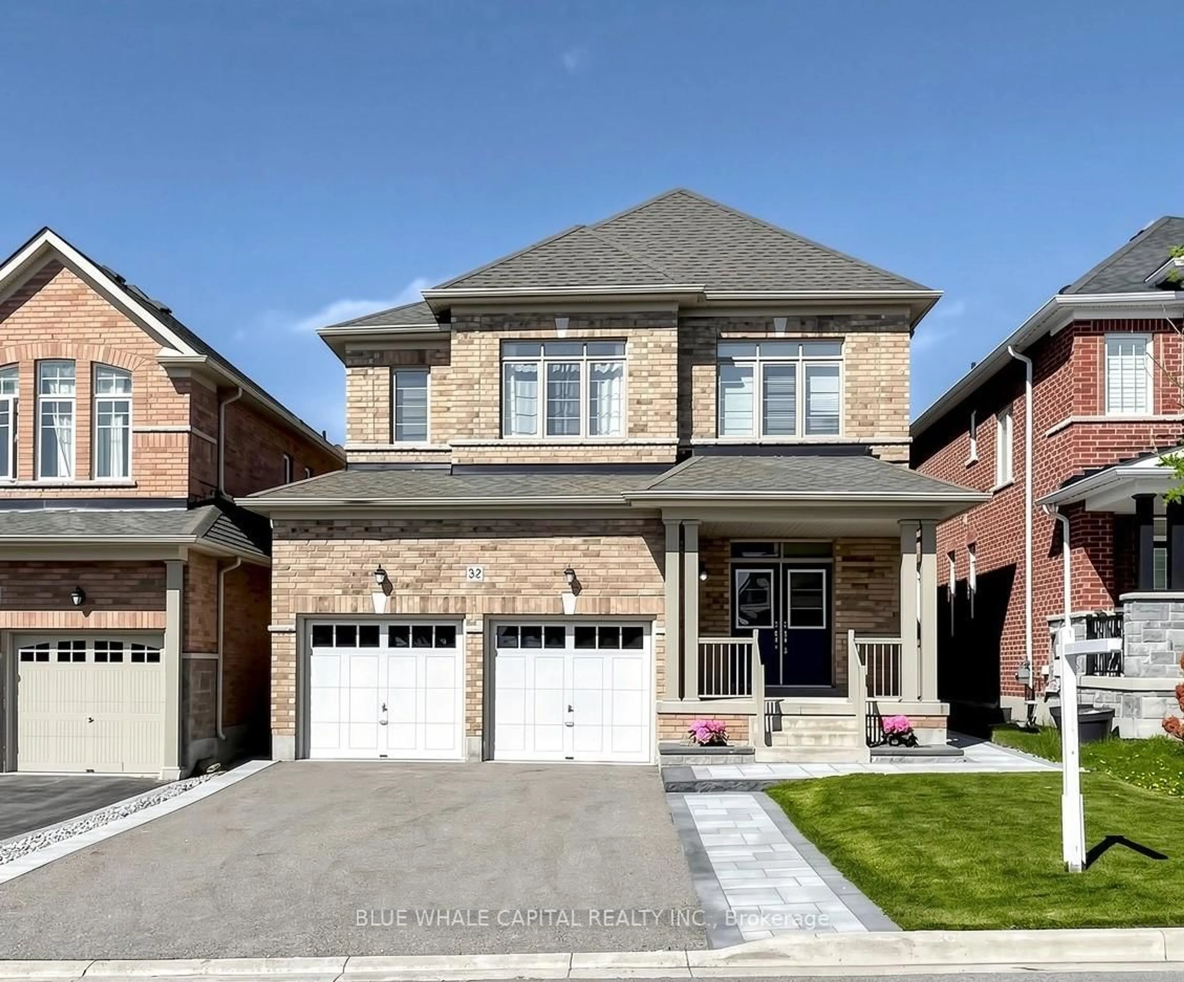Home with brick exterior material, street for 32 Tay Blvd, Bradford West Gwillimbury Ontario L3Z 0W5
