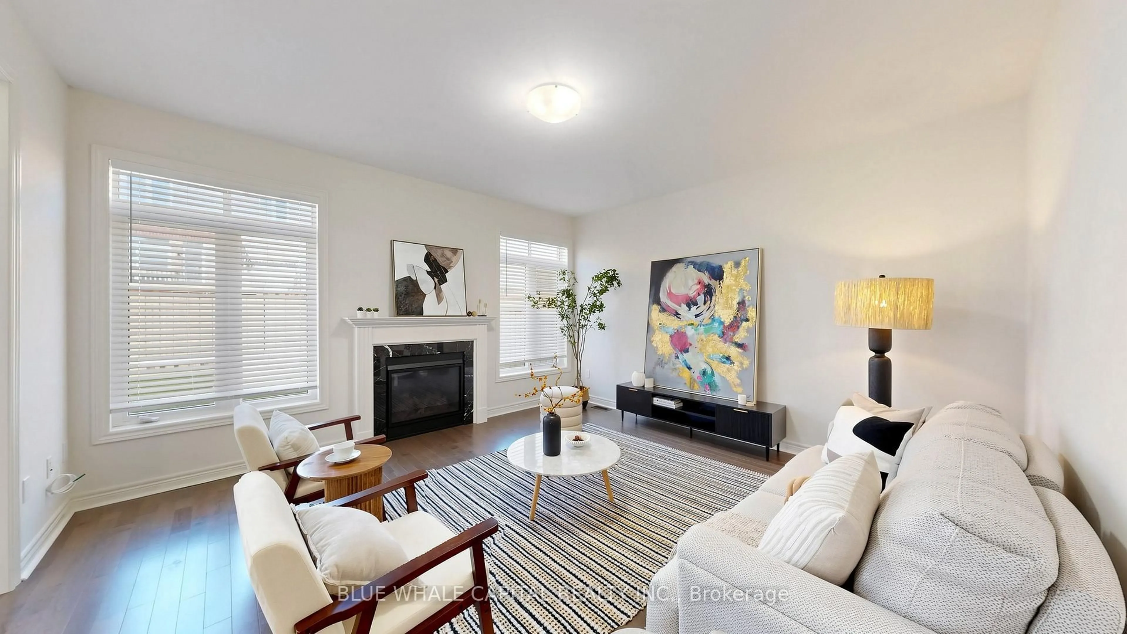 Living room with furniture, unknown for 32 Tay Blvd, Bradford West Gwillimbury Ontario L3Z 0W5