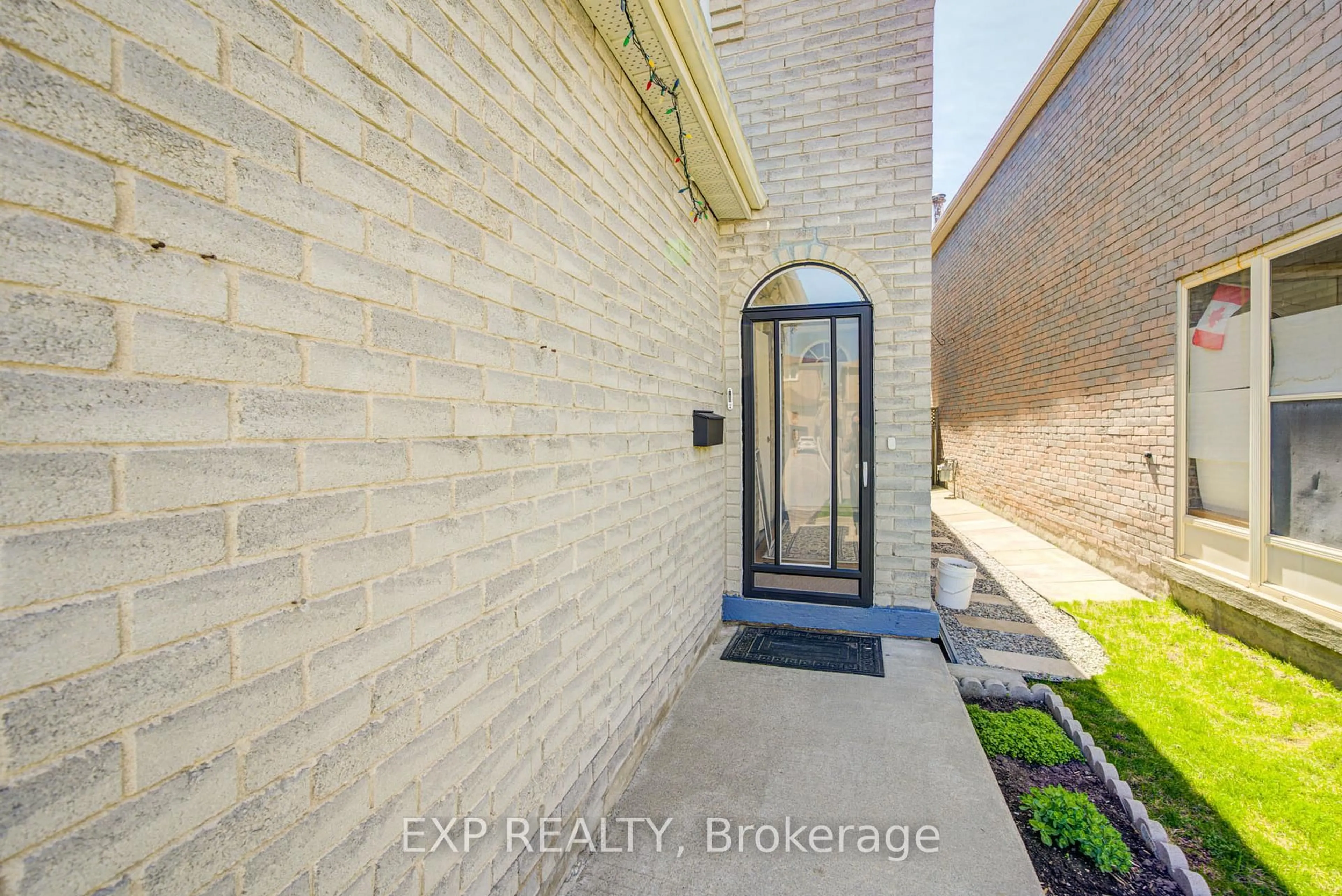 Indoor entryway for 66 Page Cres, Markham Ontario L3S 1W4