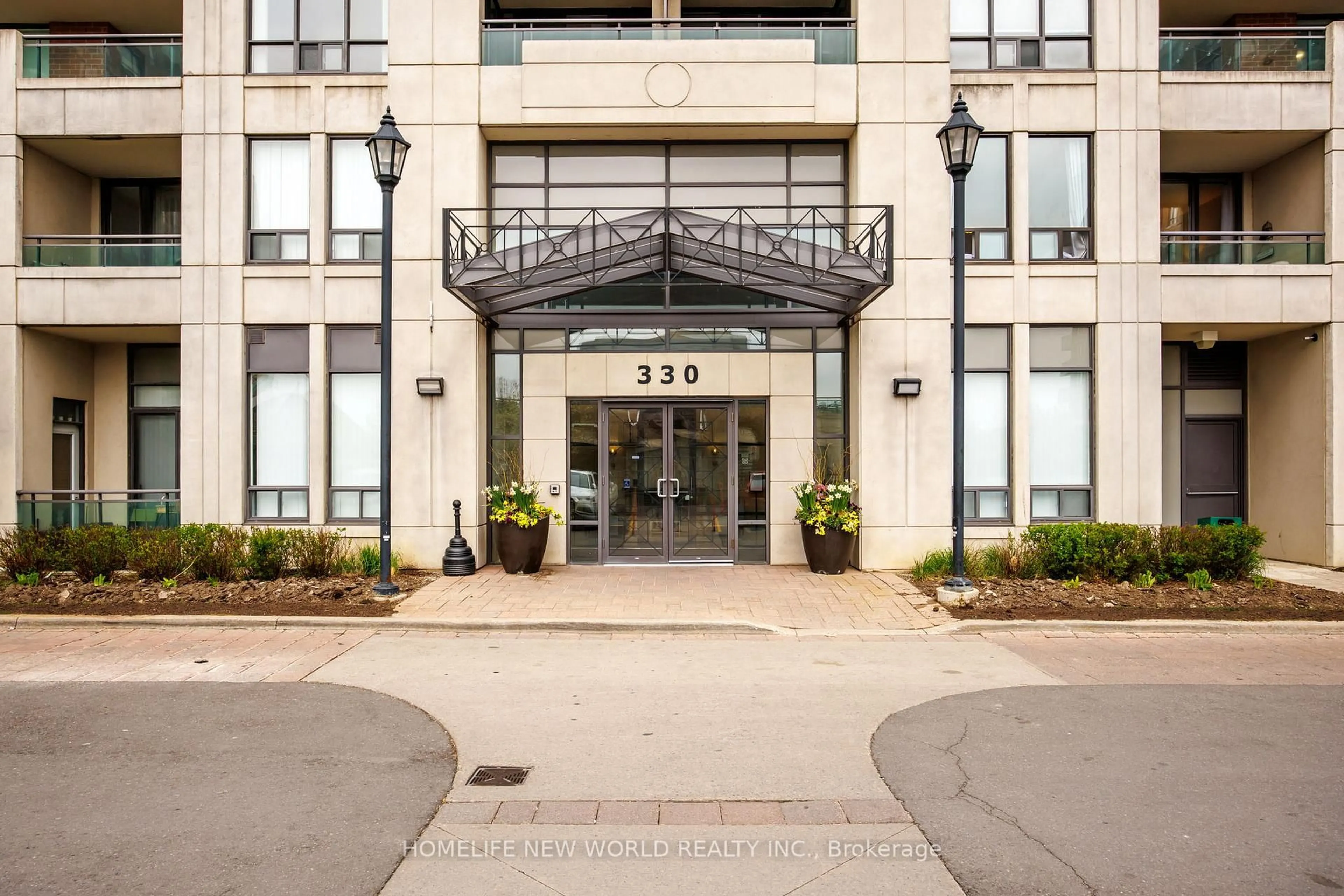 Indoor foyer for 330 Red Maple Rd #1103, Richmond Hill Ontario L4C 0T6