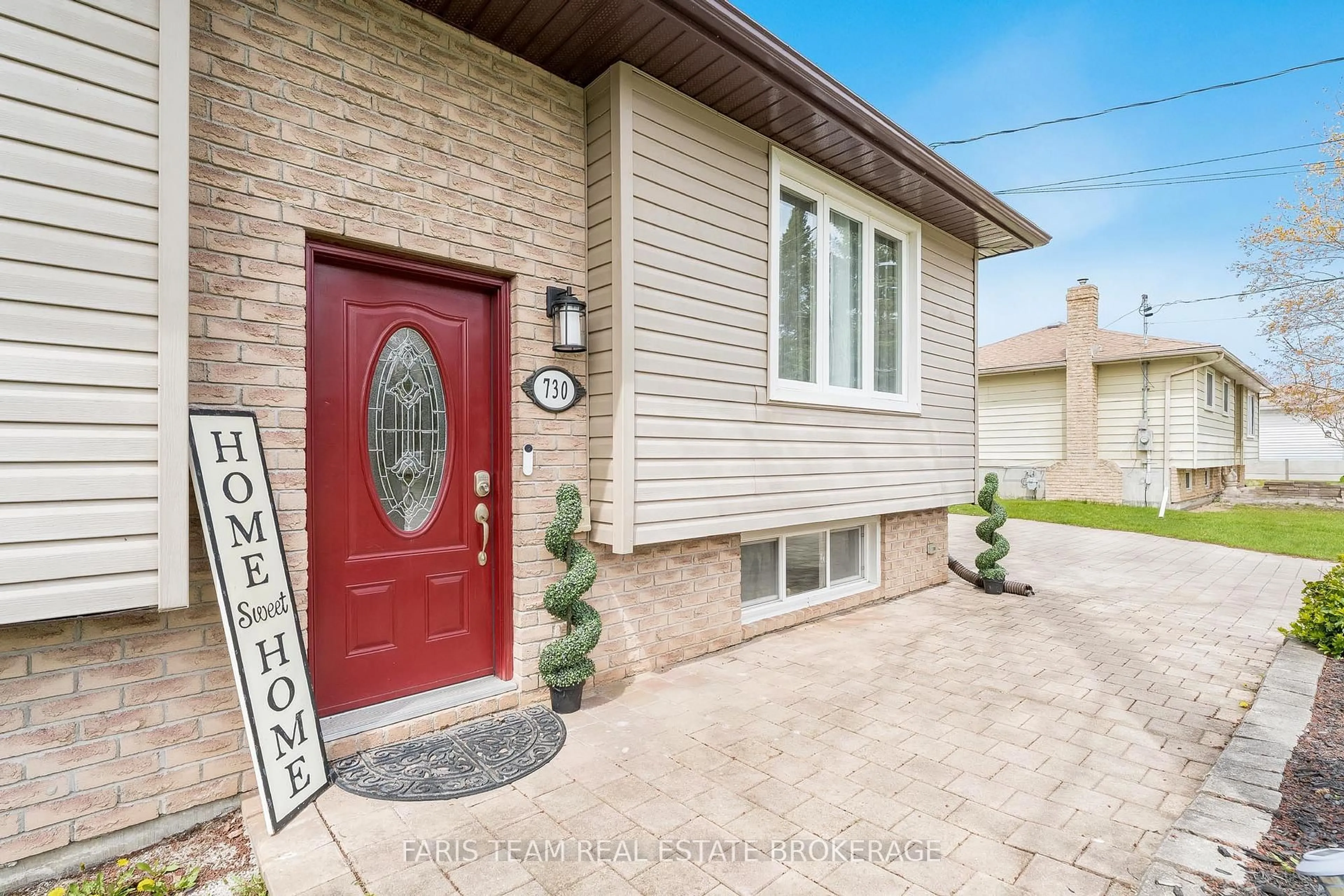 Home with brick exterior material, street for 730 Trinity St, Innisfil Ontario L9S 2G8