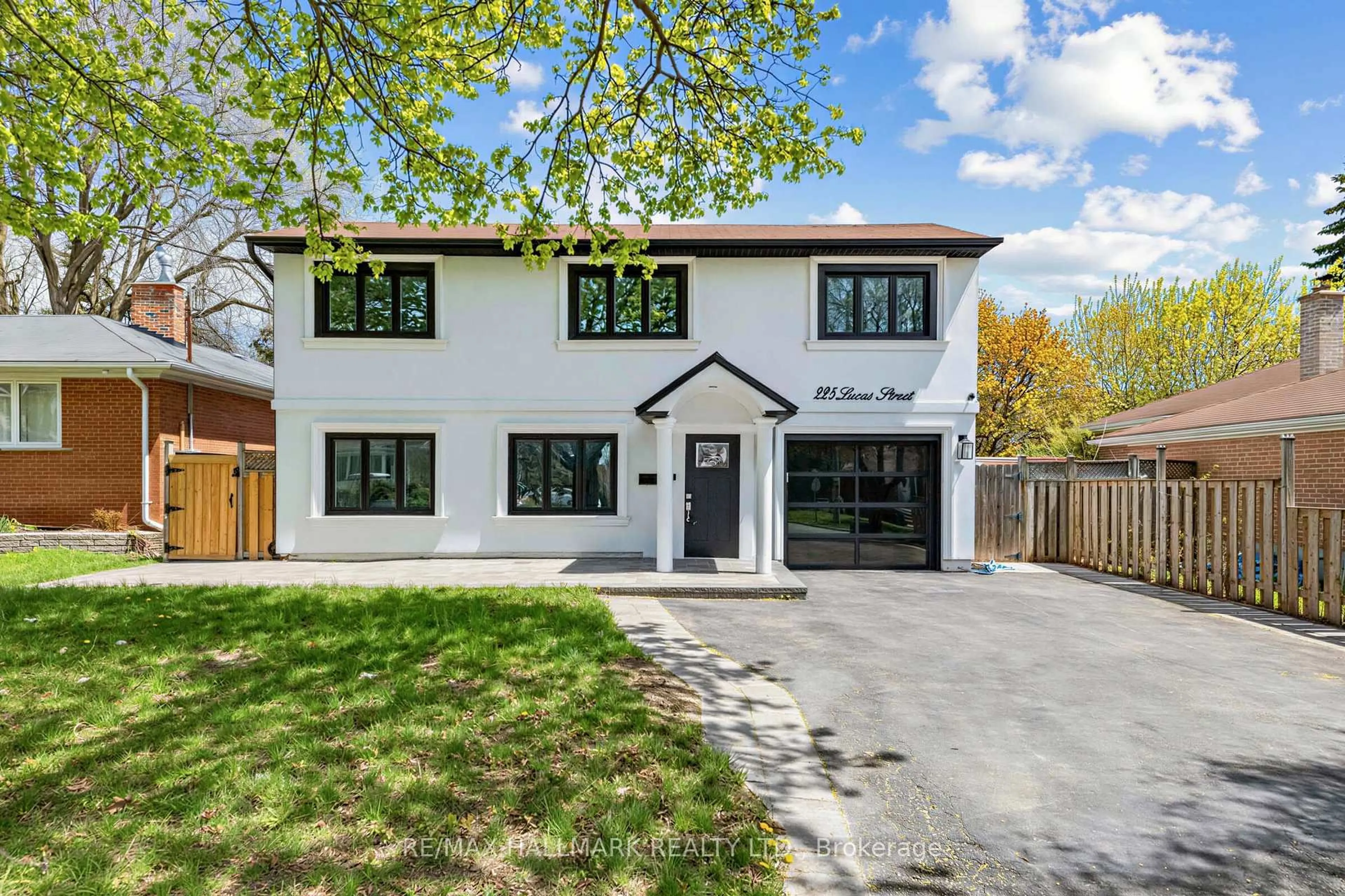 Home with brick exterior material, street for 225 Lucas St, Richmond Hill Ontario L4C 4P9