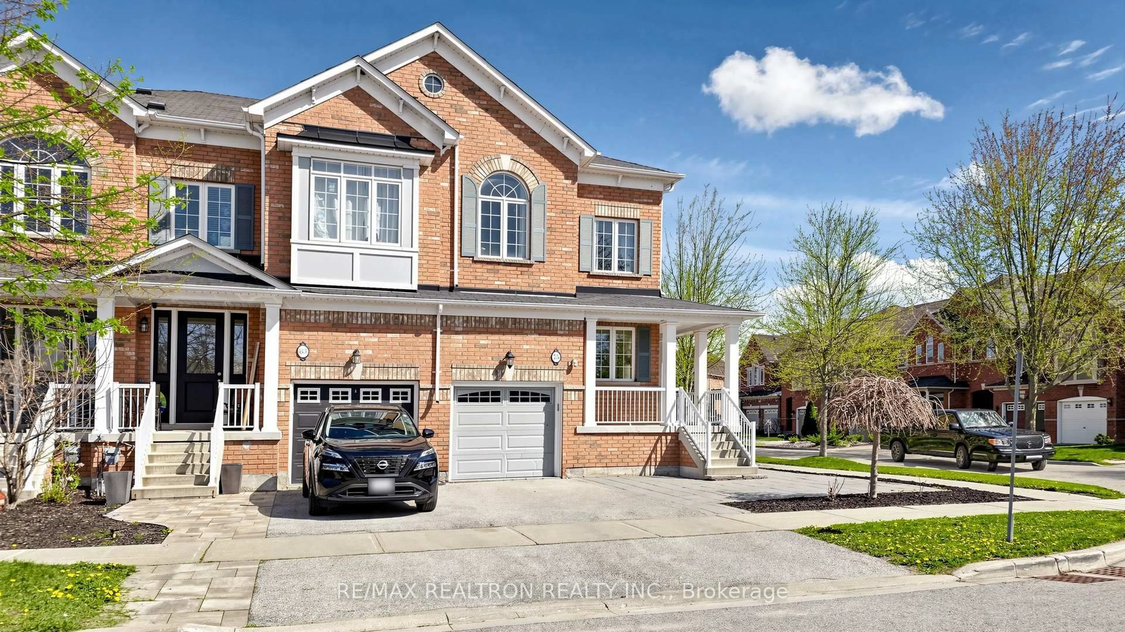 Home with brick exterior material, street for 75 Gosnel Circ, Bradford West Gwillimbury Ontario L3Z 0G2