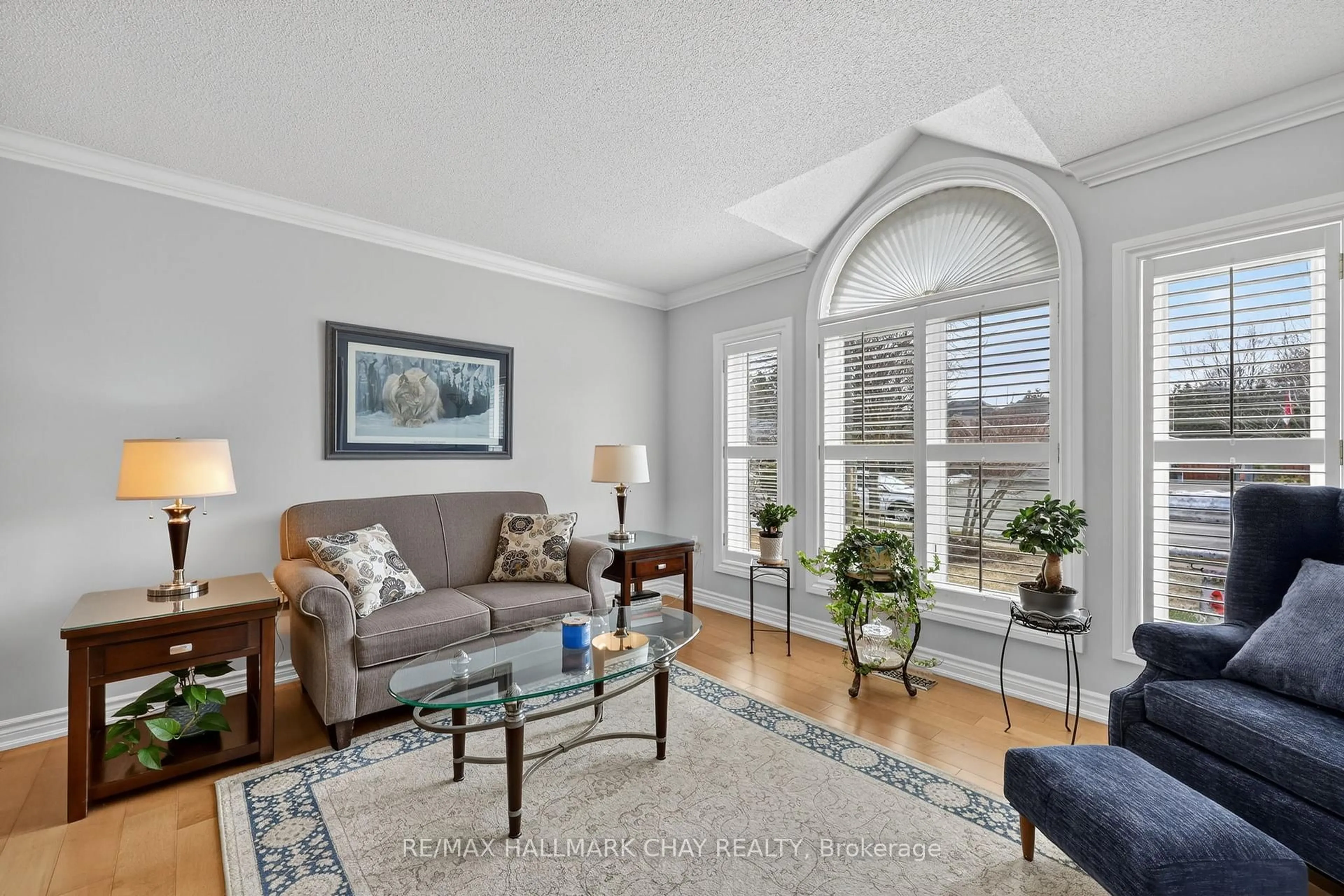 Living room with furniture, unknown for 4 Darling Cres, New Tecumseth Ontario L9R 1P4