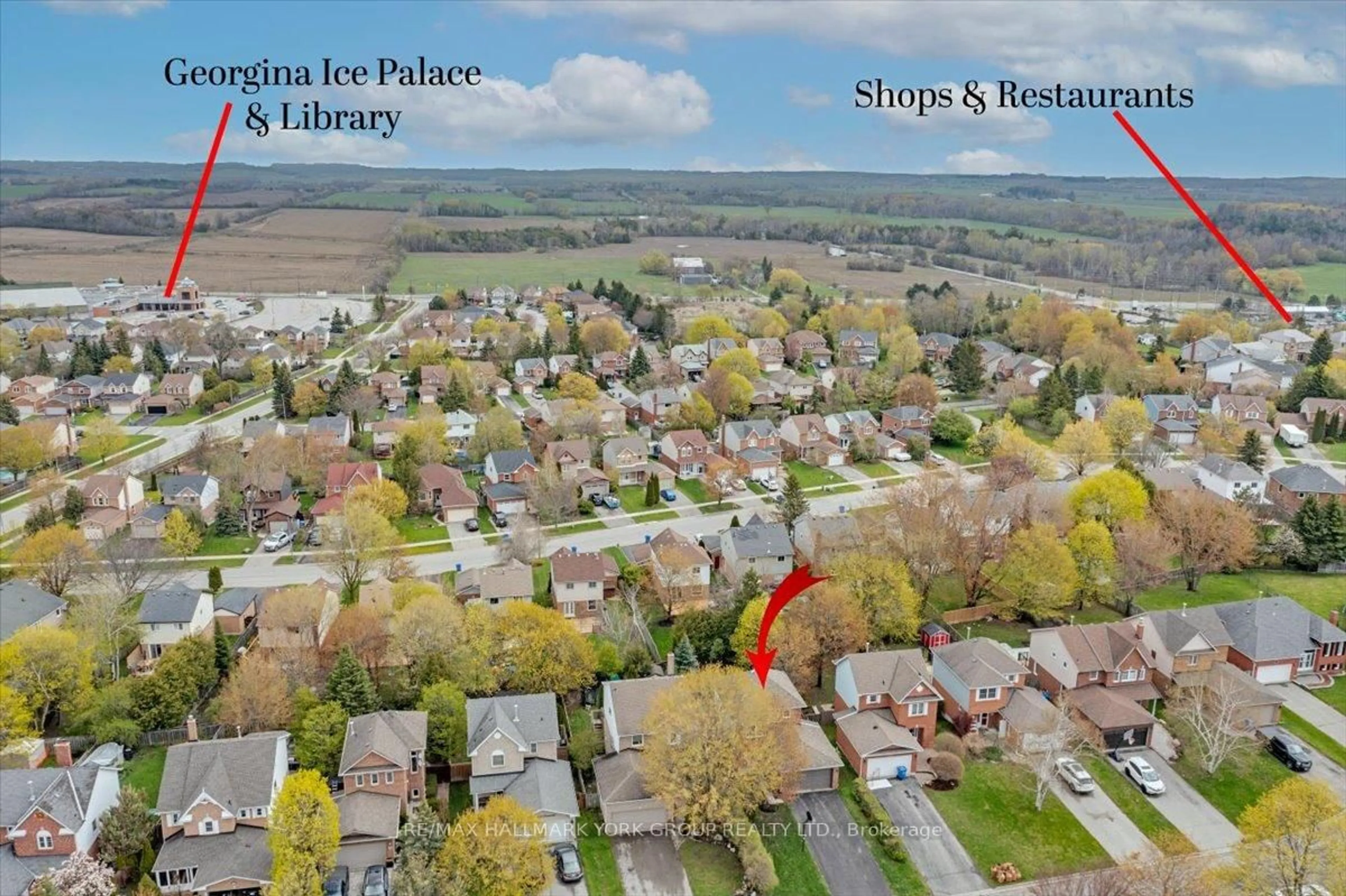 A pic from outside/outdoor area/front of a property/back of a property/a pic from drone, unknown for 70 Kyle Cres, Georgina Ontario L4P 3P6