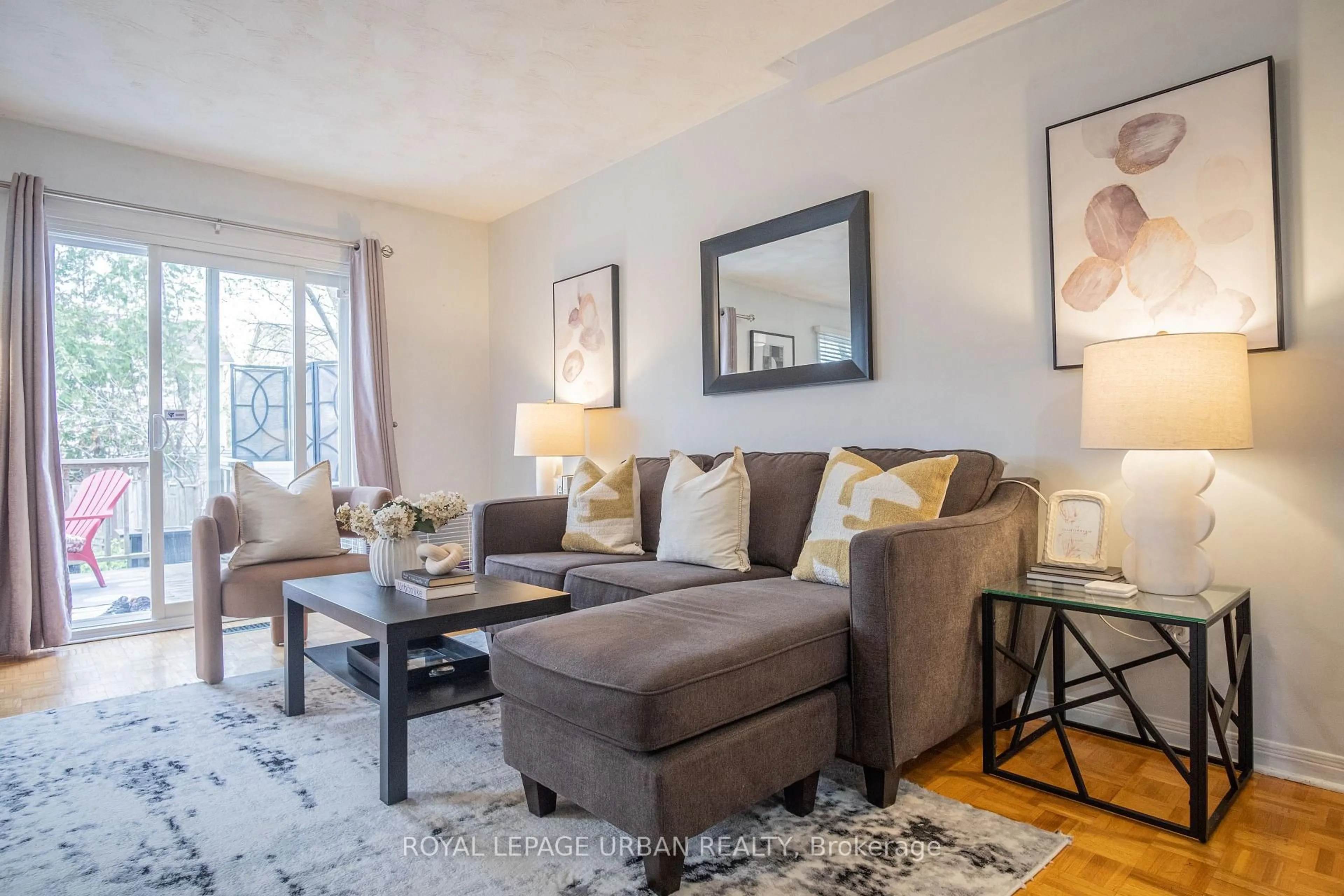 Living room with furniture, unknown for 156 Stephenson Cres, Richmond Hill Ontario L4C 5W1
