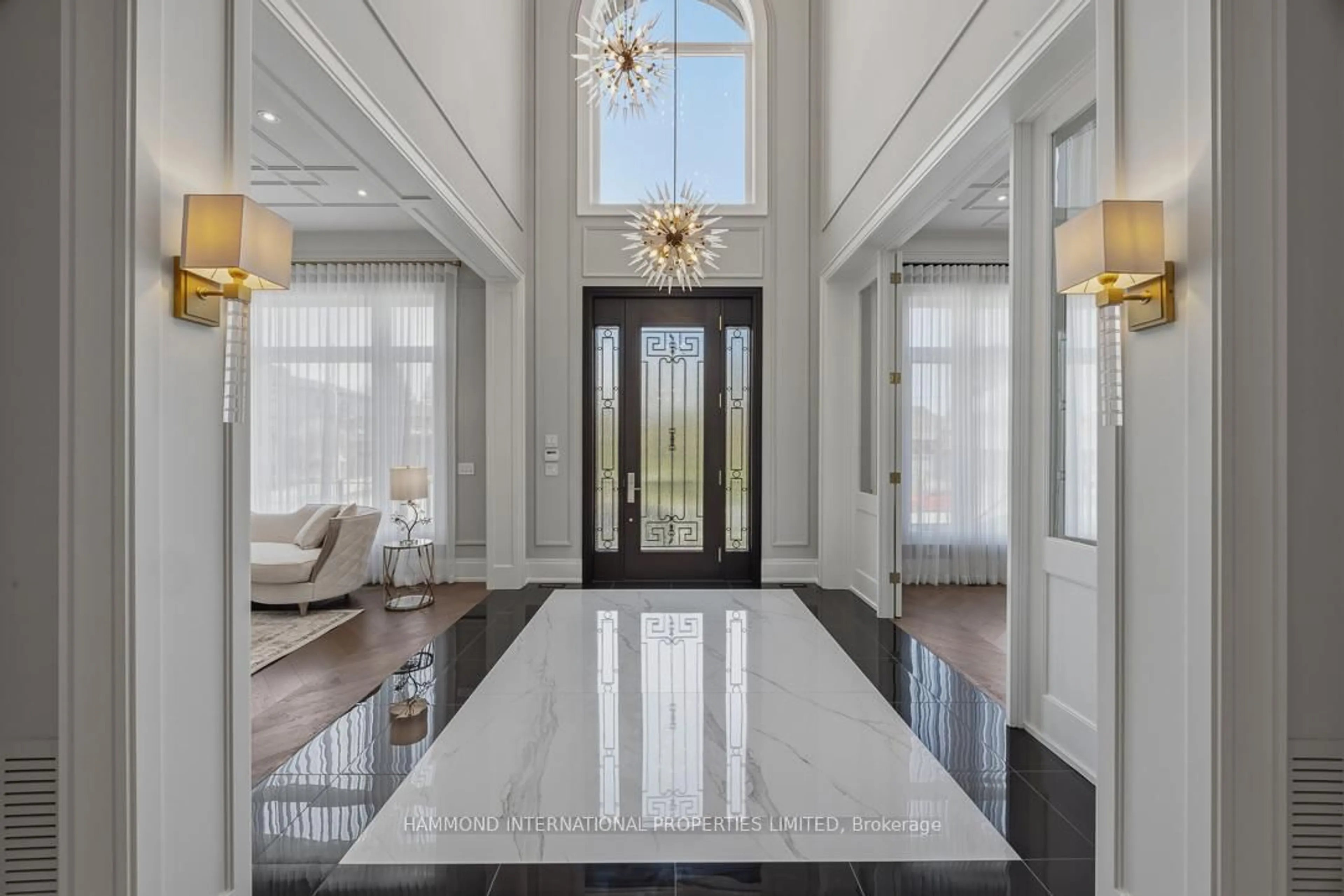 Indoor entryway for 45 Birch Ave, Richmond Hill Ontario L4C 6C4