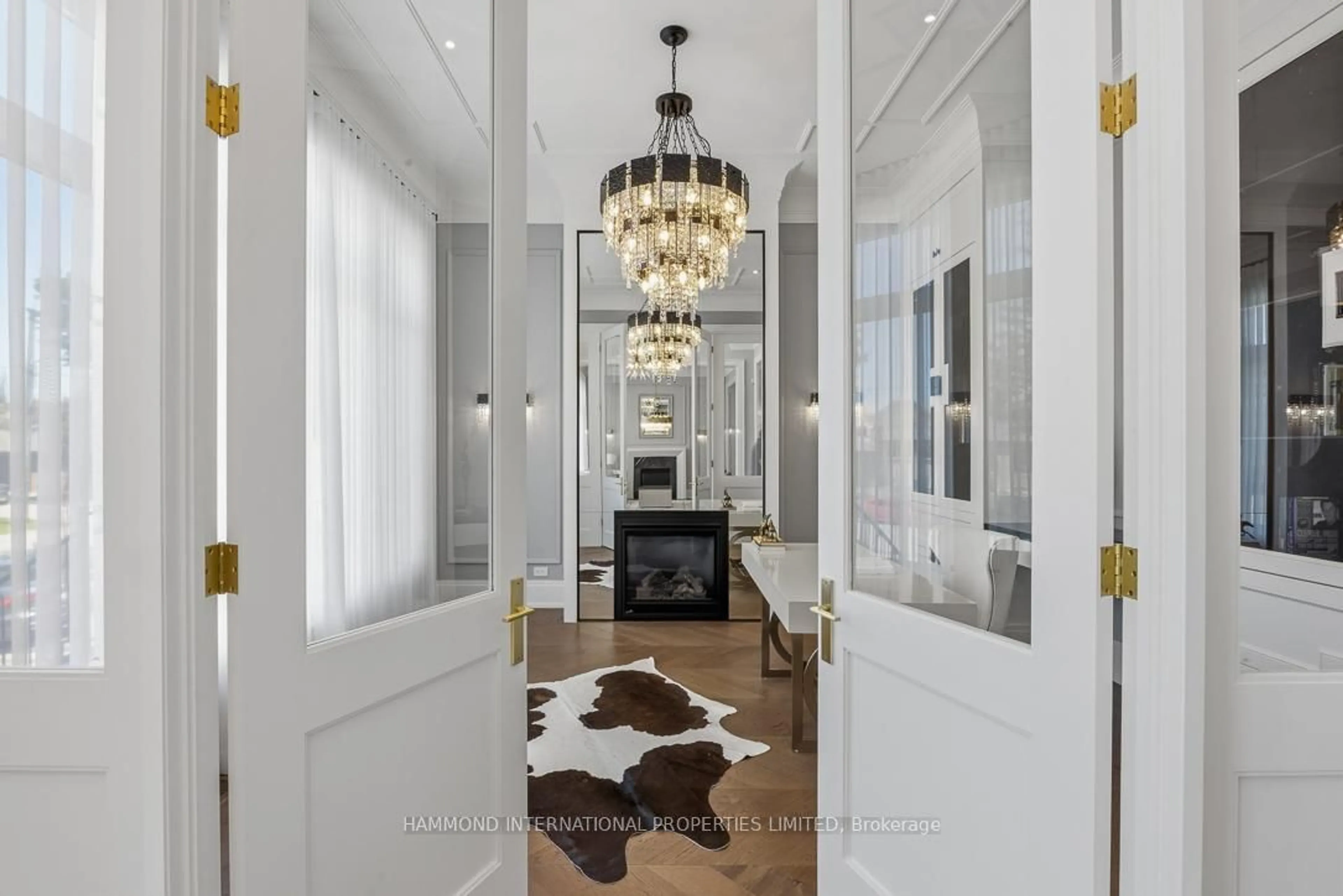 Indoor foyer for 45 Birch Ave, Richmond Hill Ontario L4C 6C4