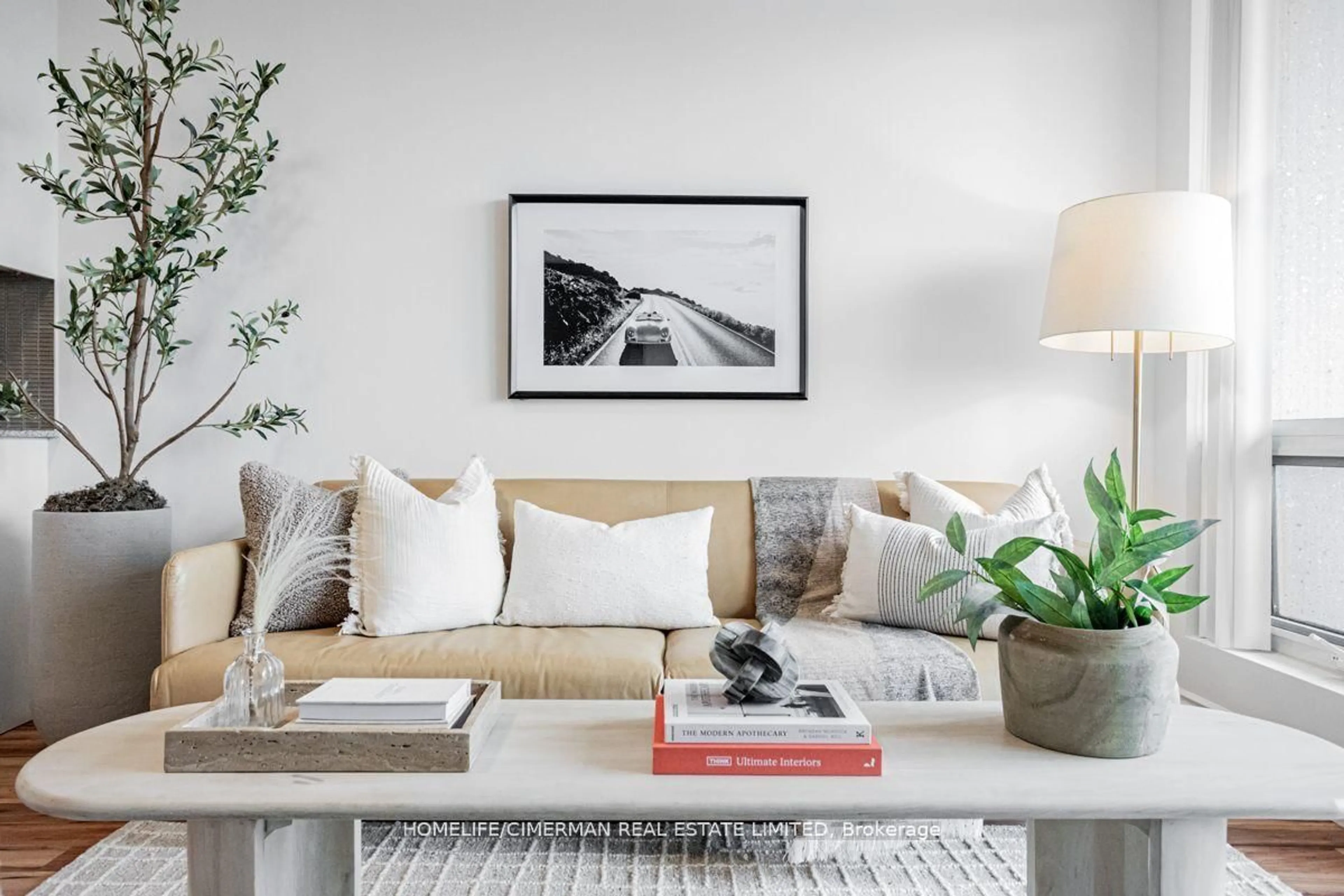 Living room with furniture, unknown for 9090 Yonge St #1211B, Richmond Hill Ontario L4C 0Z1
