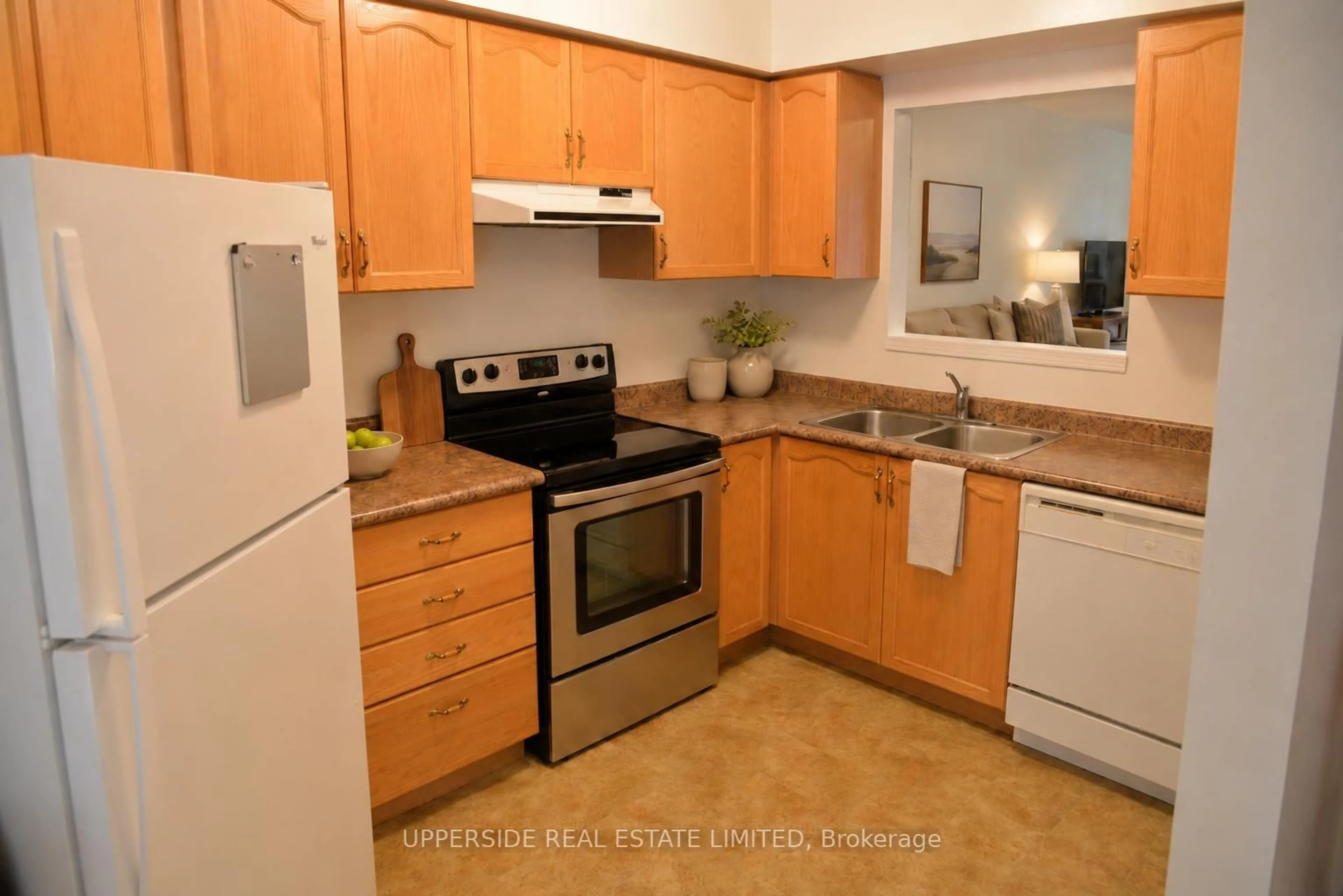 Standard kitchen, unknown for 23 Observatory Lane #7, Richmond Hill Ontario L4C 0M7