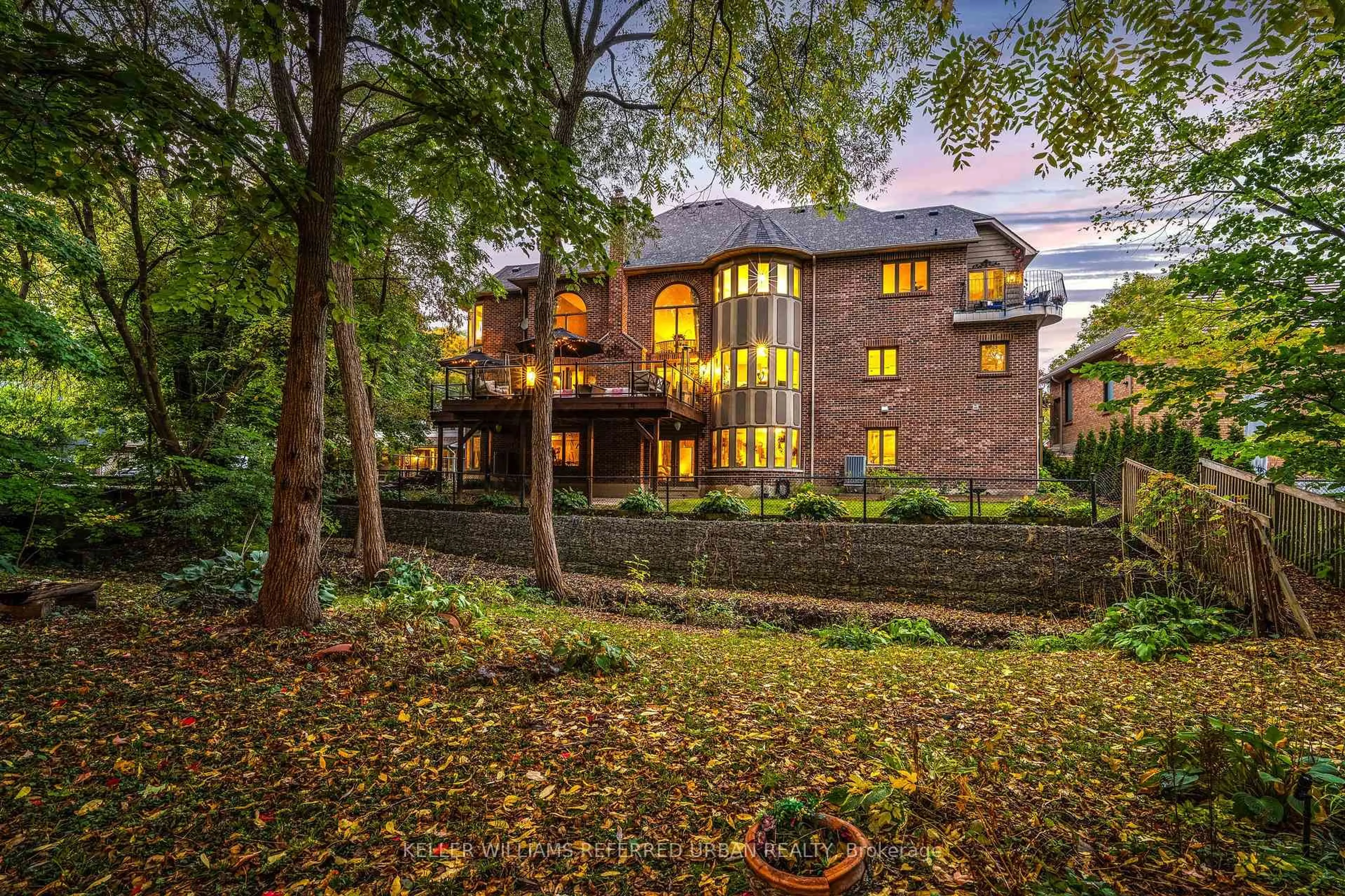 Unknown for 194 Sherwood Pl, Newmarket Ontario L3Y 8E5