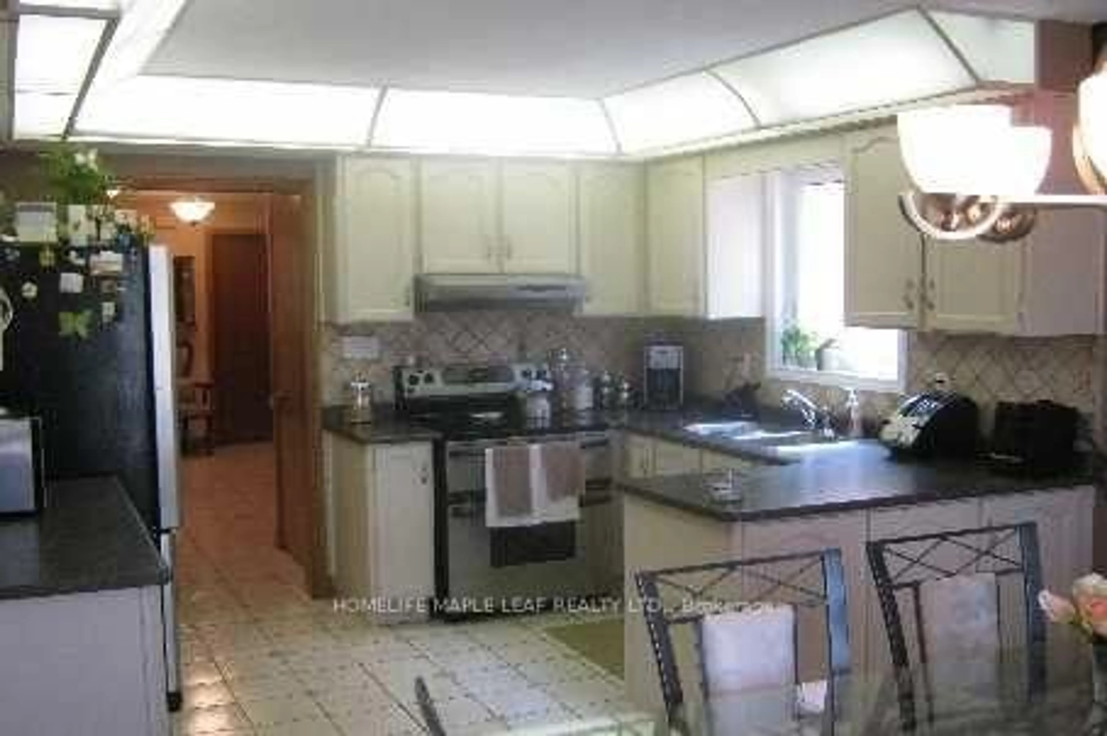 Standard kitchen, unknown for 115 Cabinet Cres, Vaughan Ontario L4L 6E6
