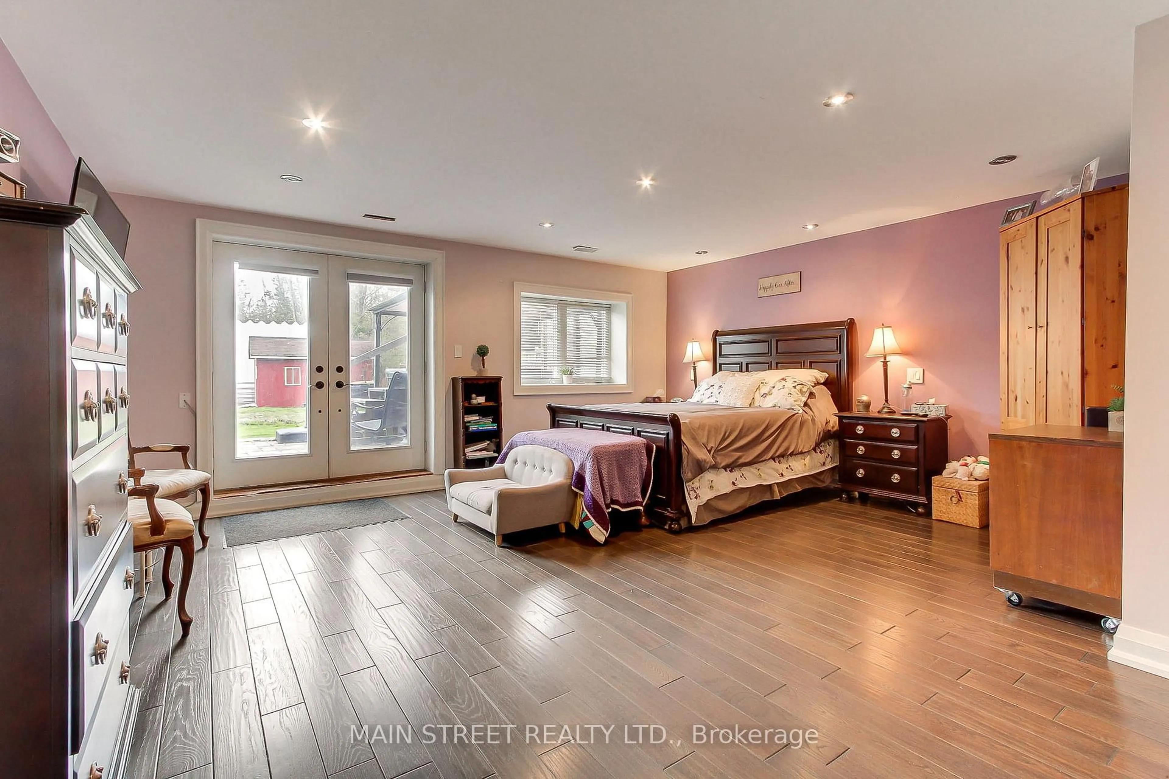 Unknown for 1 Mustard St, Uxbridge Ontario L9P 1R2