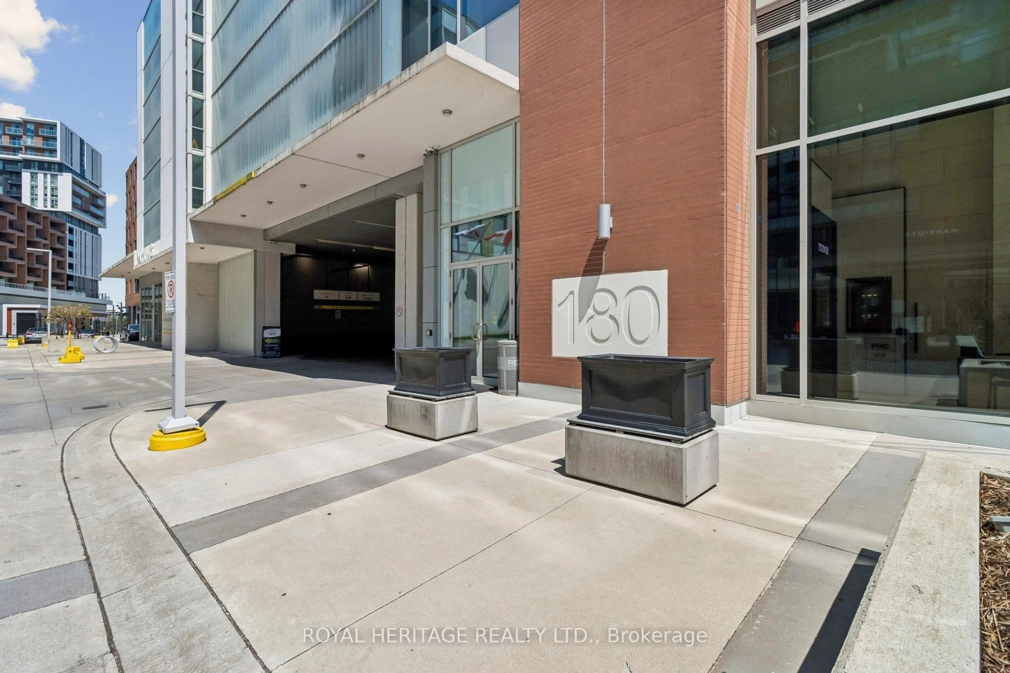 Indoor foyer for 180 Enterprise Blvd #1212, Markham Ontario L6G 0G4