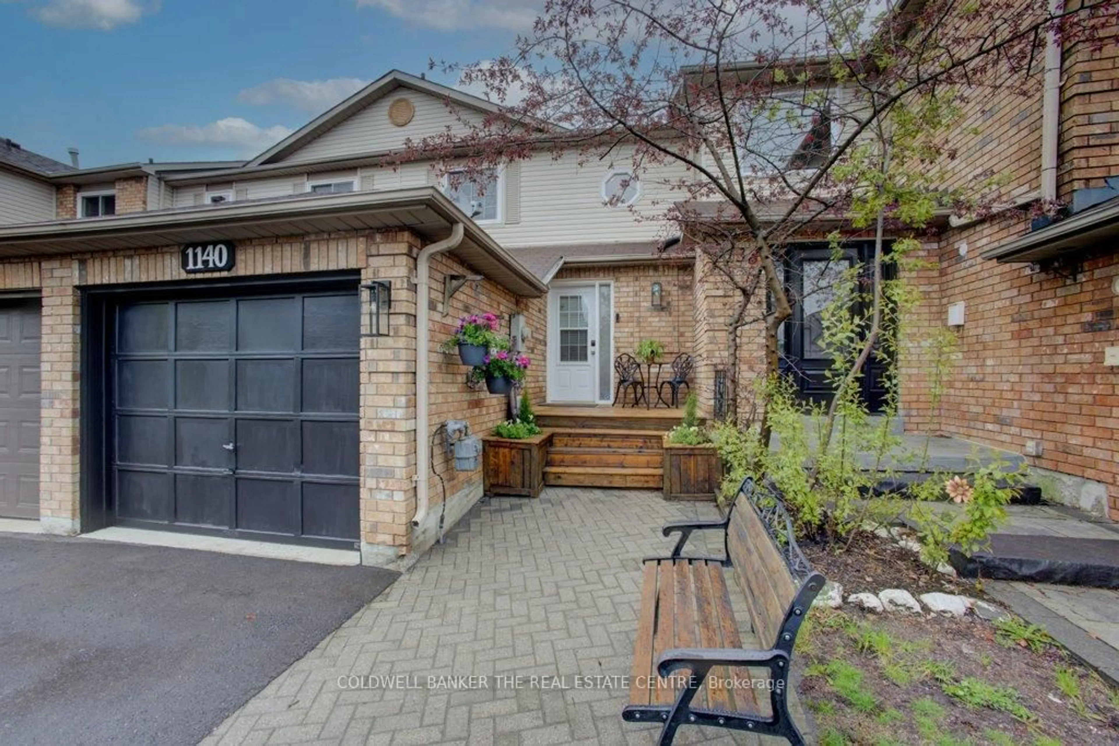 Home with brick exterior material, street for 1140 Inniswood St, Innisfil Ontario L9S 1Y1