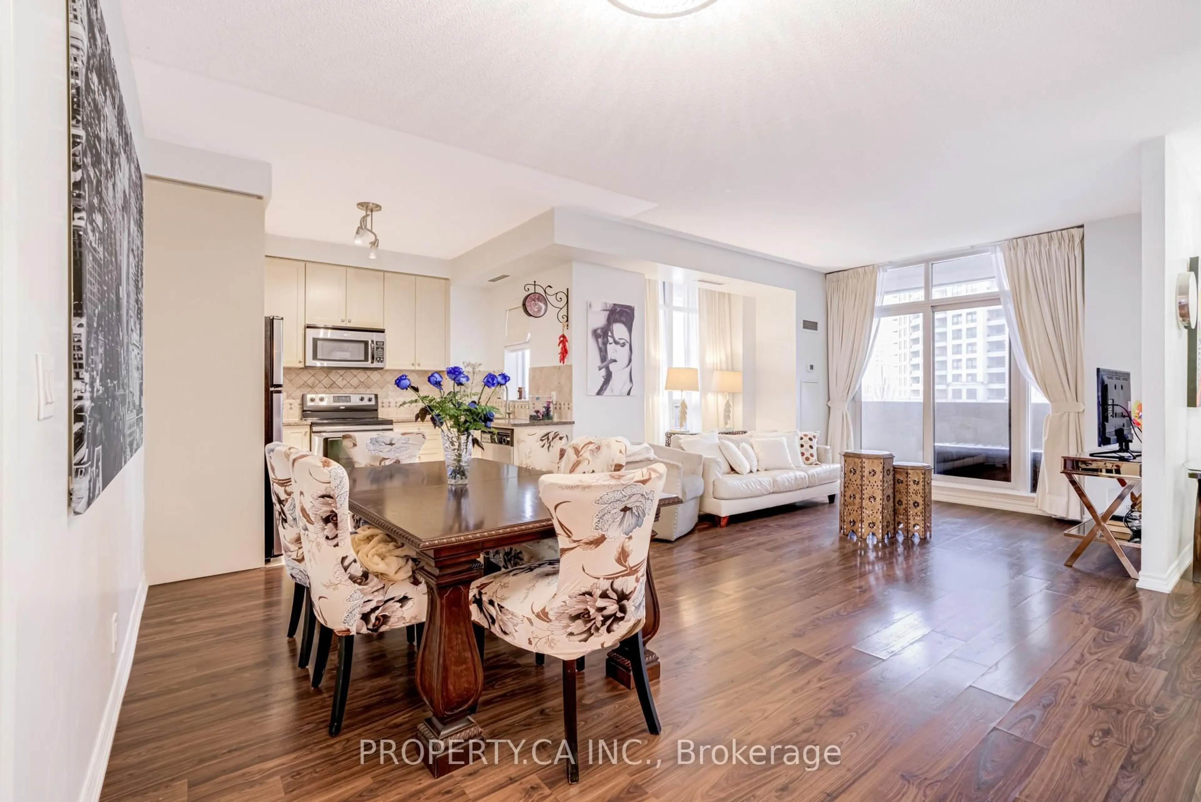 Dining room, unknown for 9235 Jane St #305, Vaughan Ontario L6A 0J8