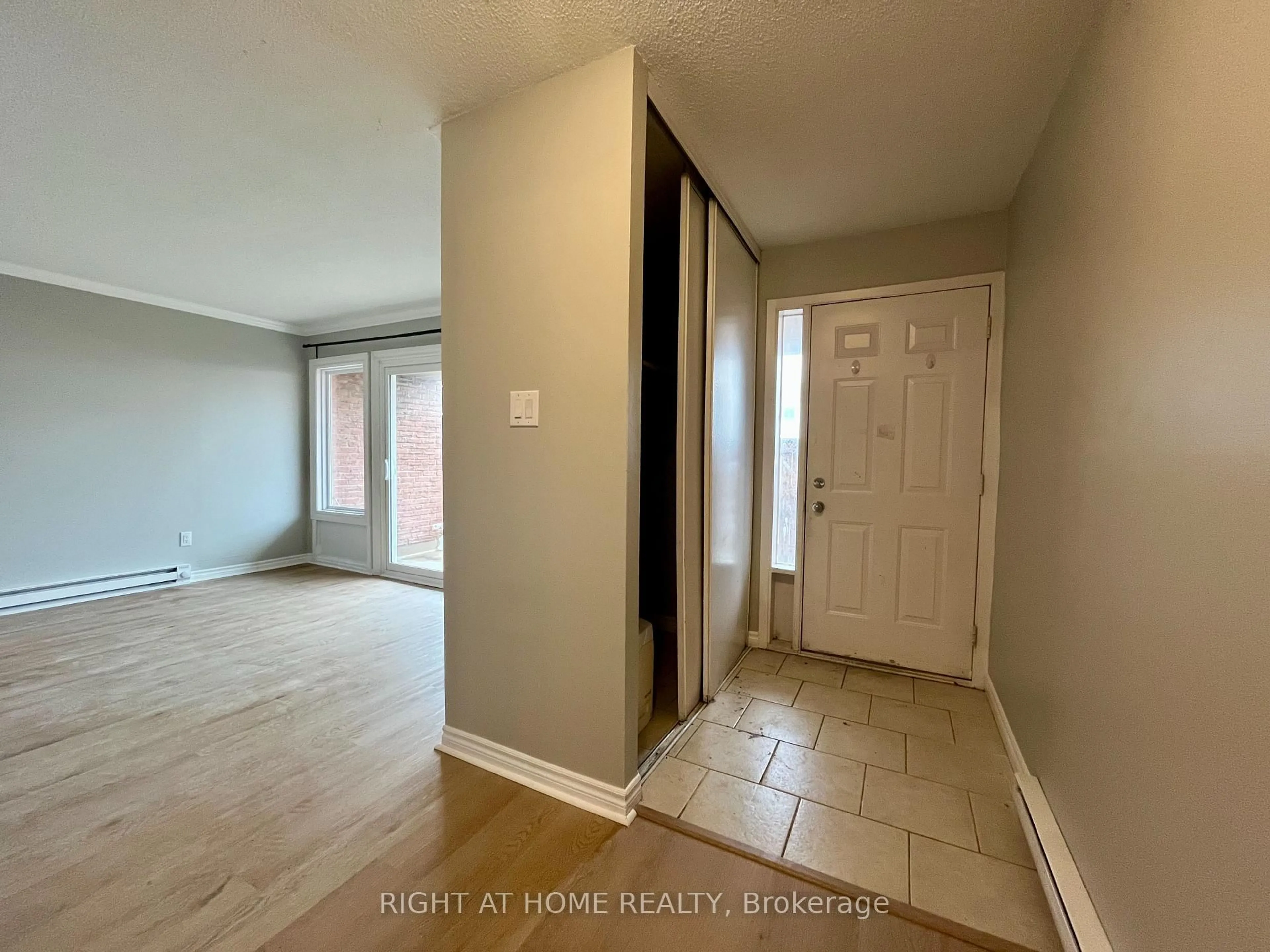 Unknown for 129 Milestone Cres, Aurora Ontario L4G 3M2