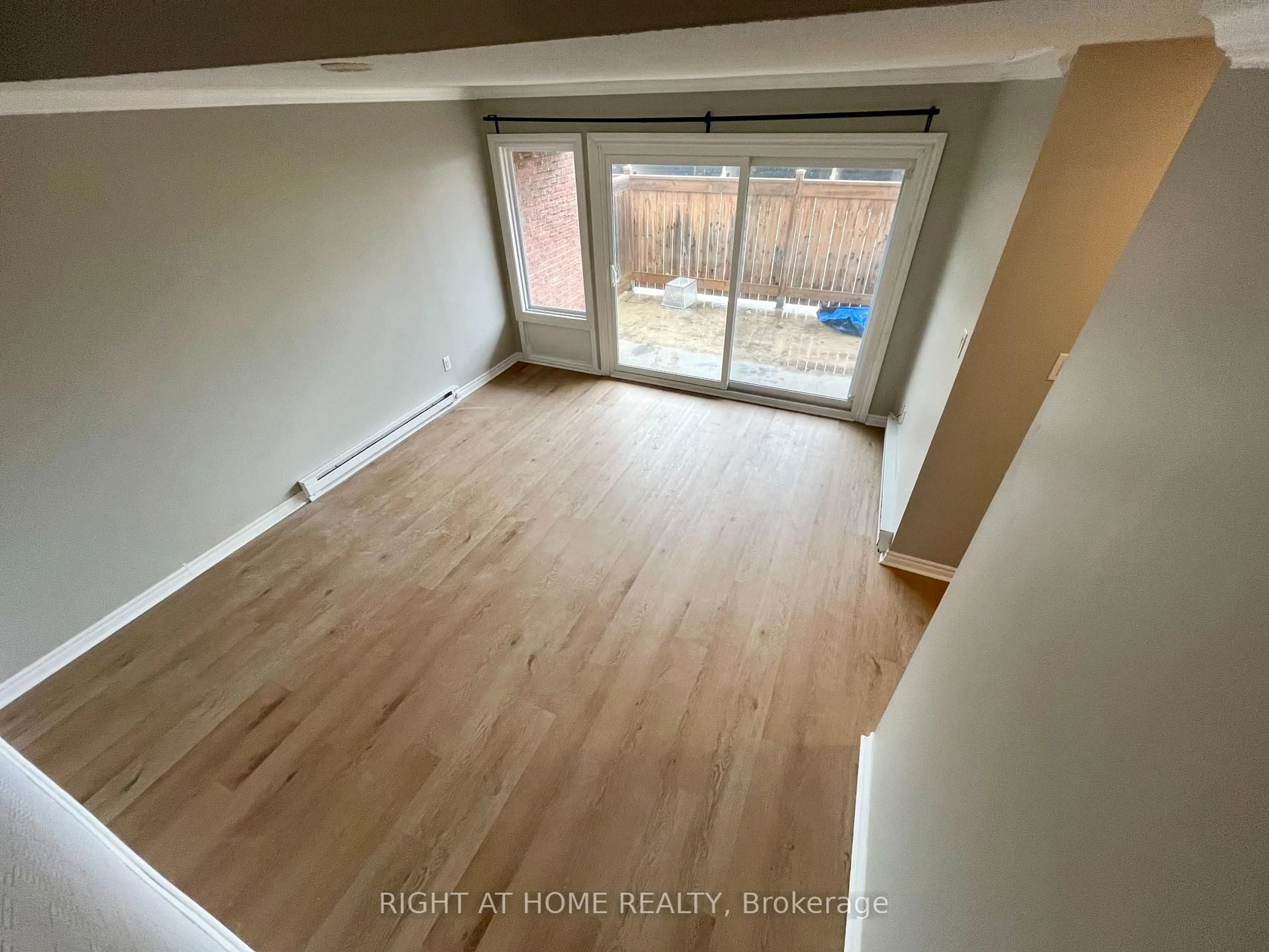 A pic of a room for 129 Milestone Cres, Aurora Ontario L4G 3M2