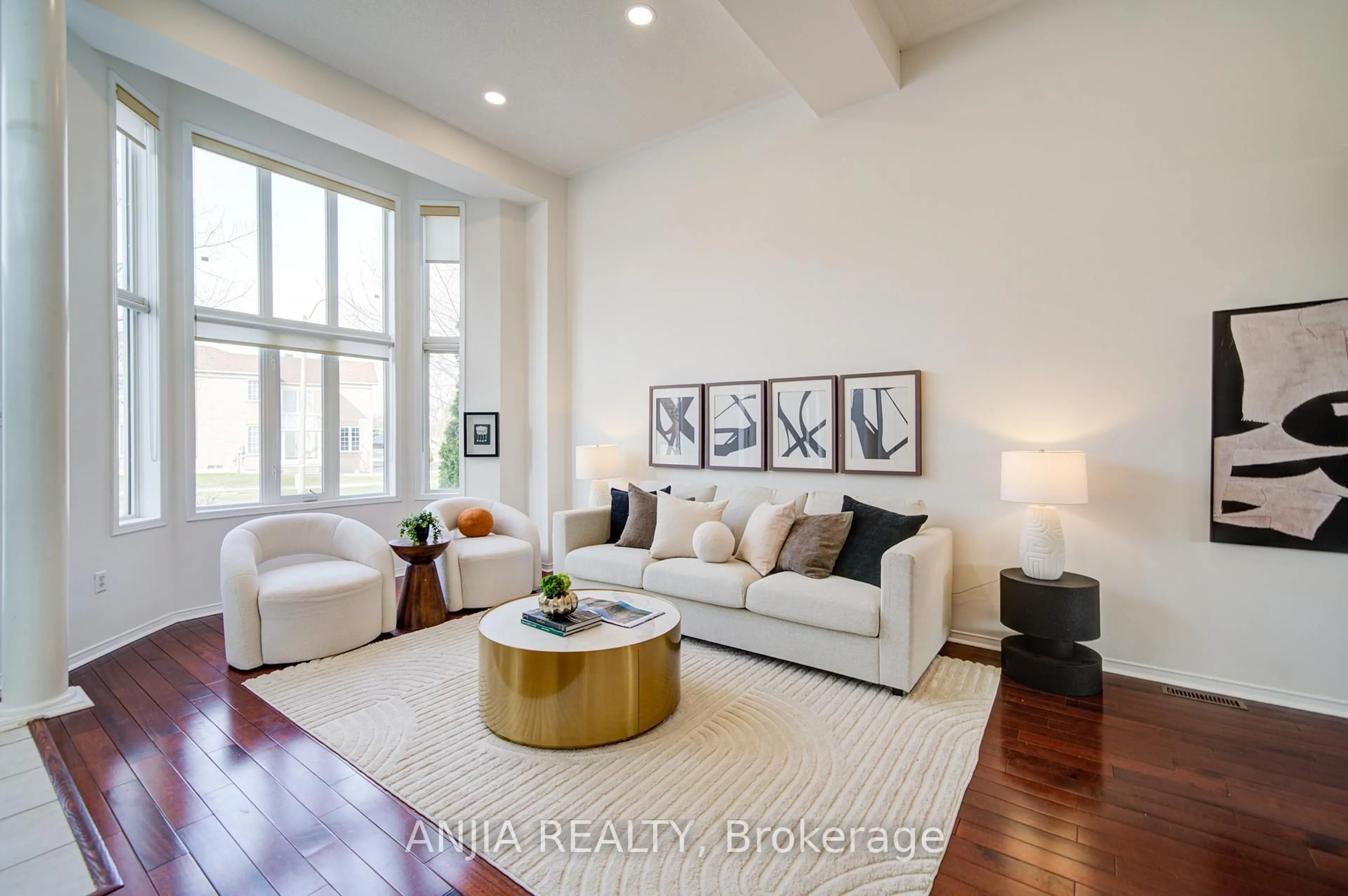 Living room with furniture, unknown for 195 Shirley Dr, Richmond Hill Ontario L4S 1T3
