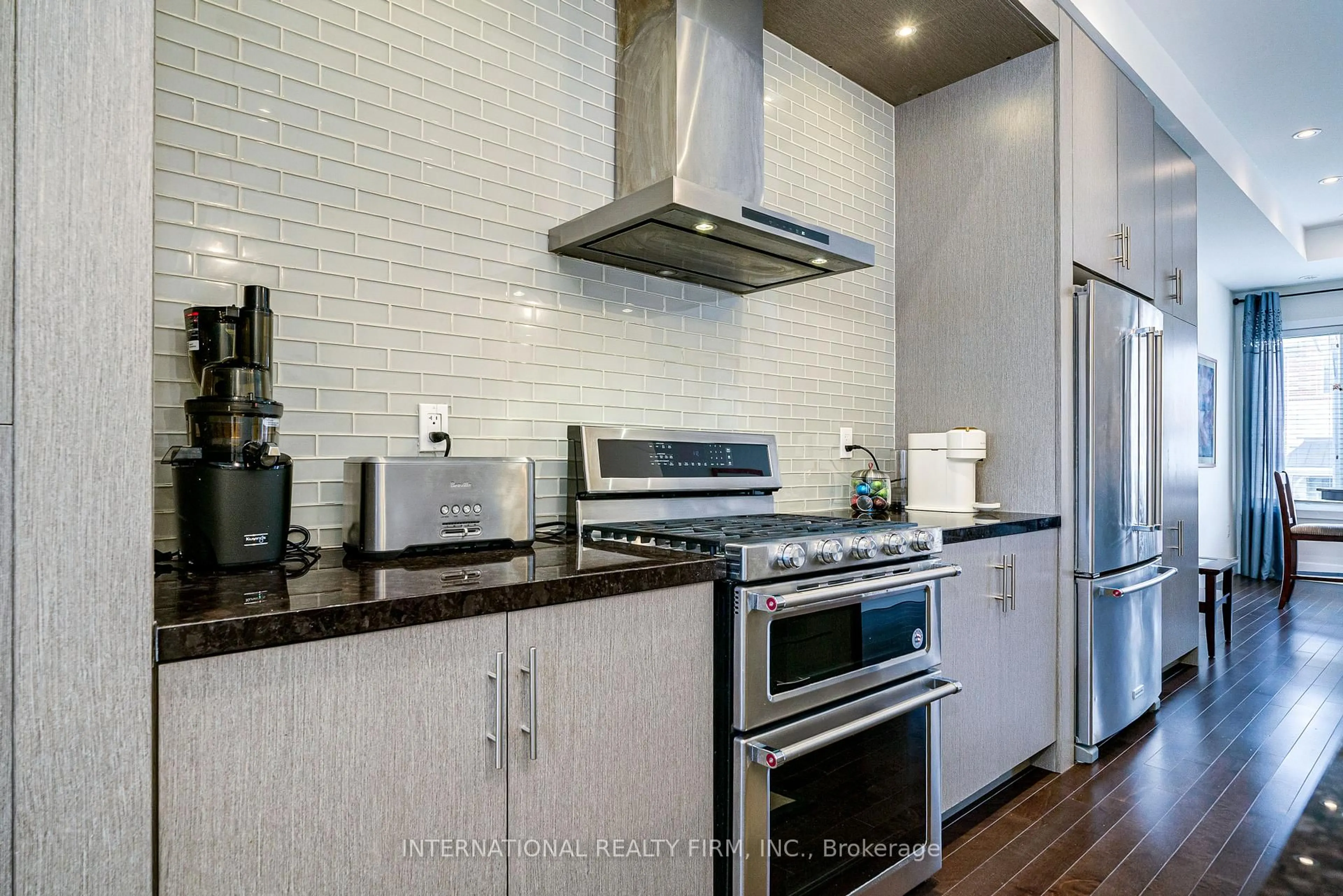 Contemporary kitchen, ceramic/tile floor for 46 Allegranza Ave, Vaughan Ontario L4H 4P2