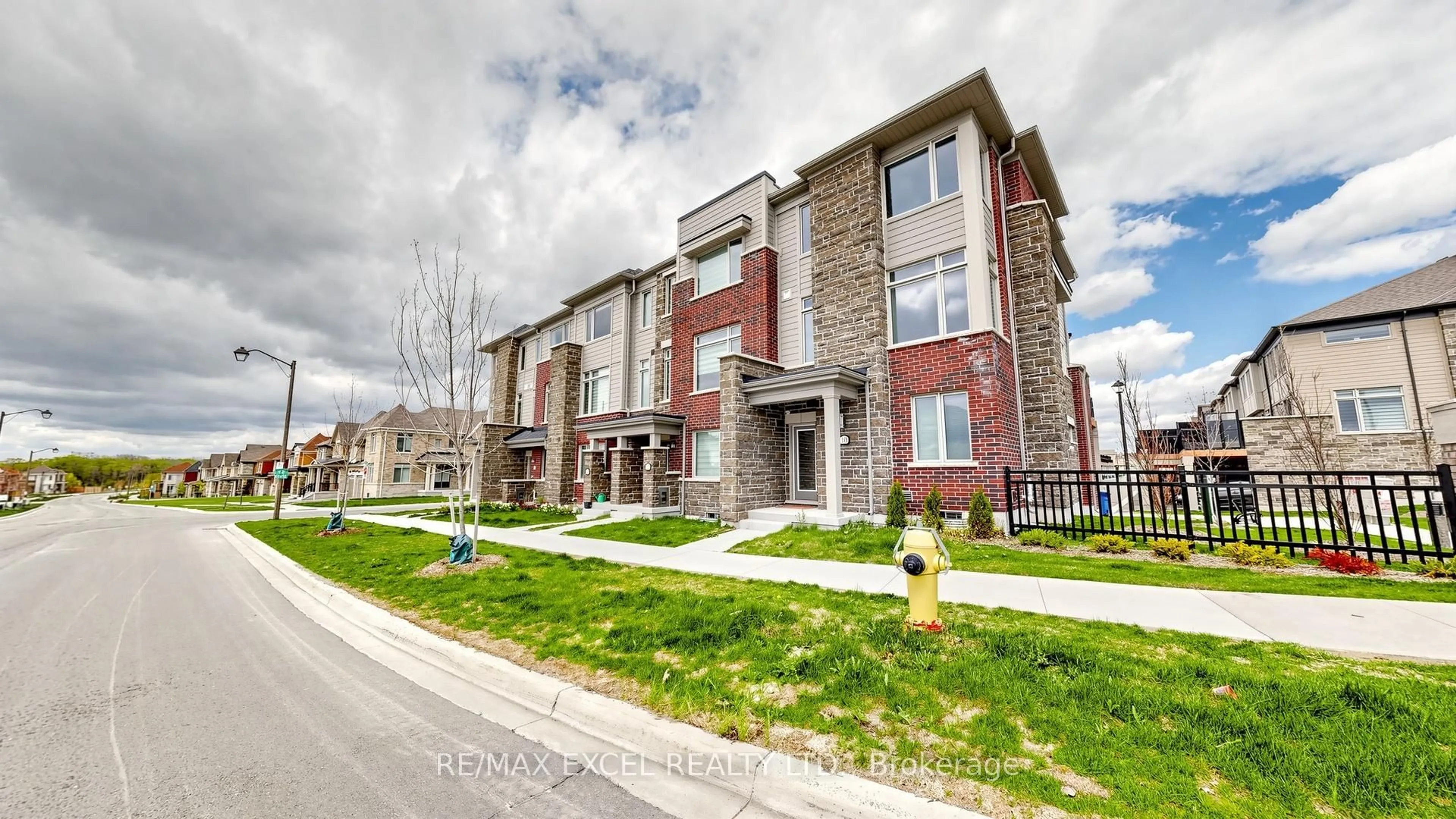 Home with brick exterior material, building for 10 Busato Dr, Whitchurch-Stouffville Ontario L4A 5G2