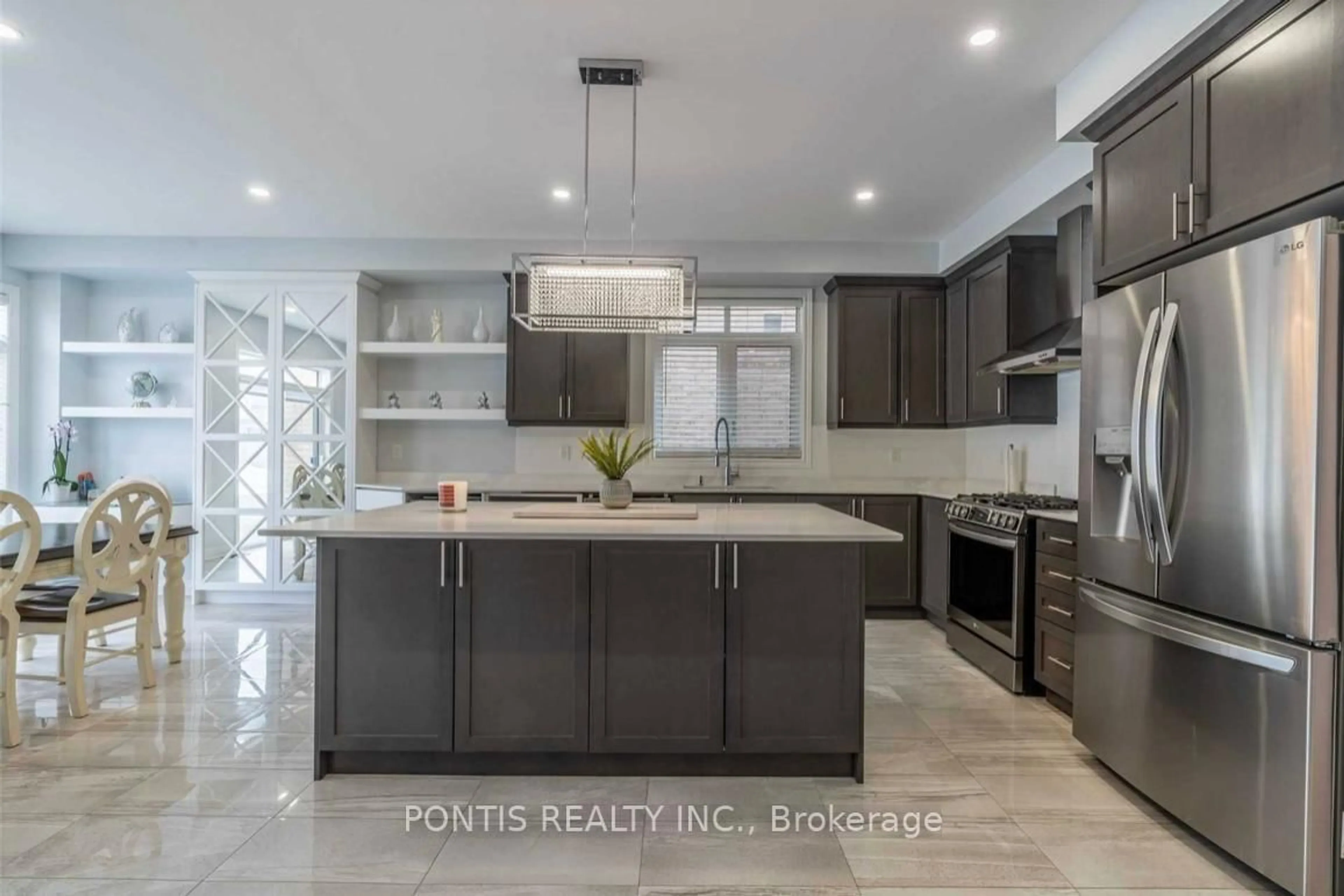 Open concept kitchen, ceramic/tile floor for 2318 Lozenby St, Innisfil Ontario L9S 0M8