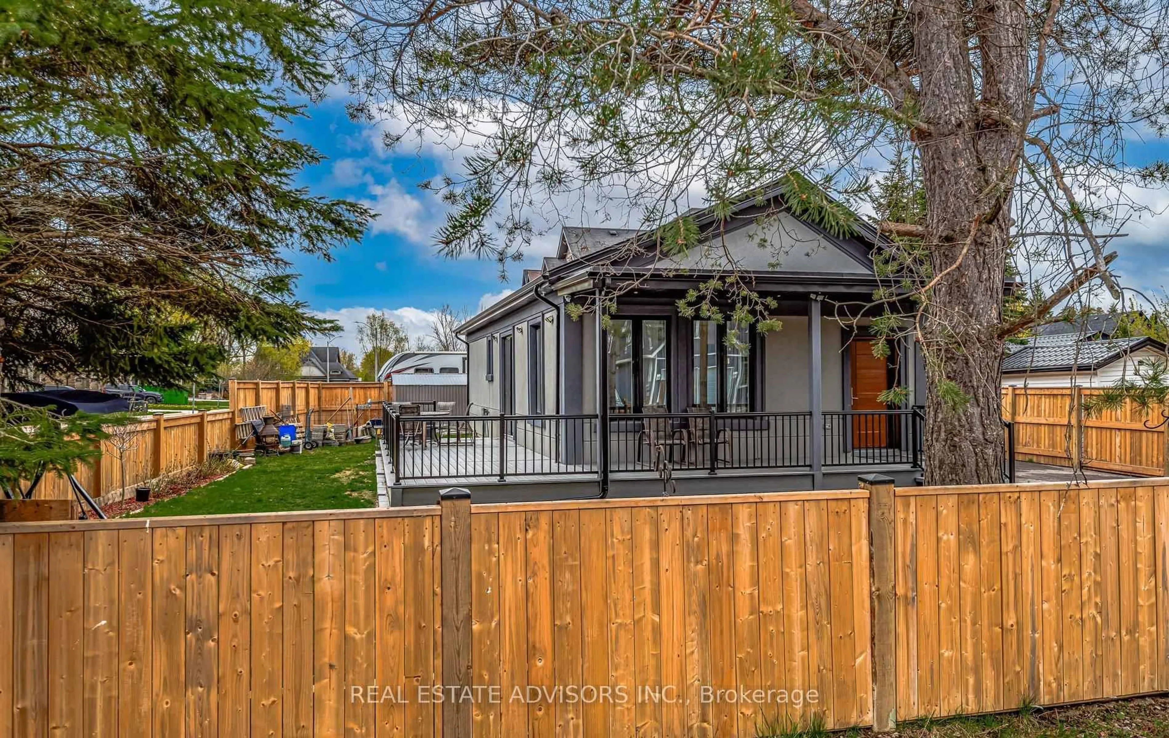 Unknown for 679 Florence Rd, Innisfil Ontario L9S 2E3