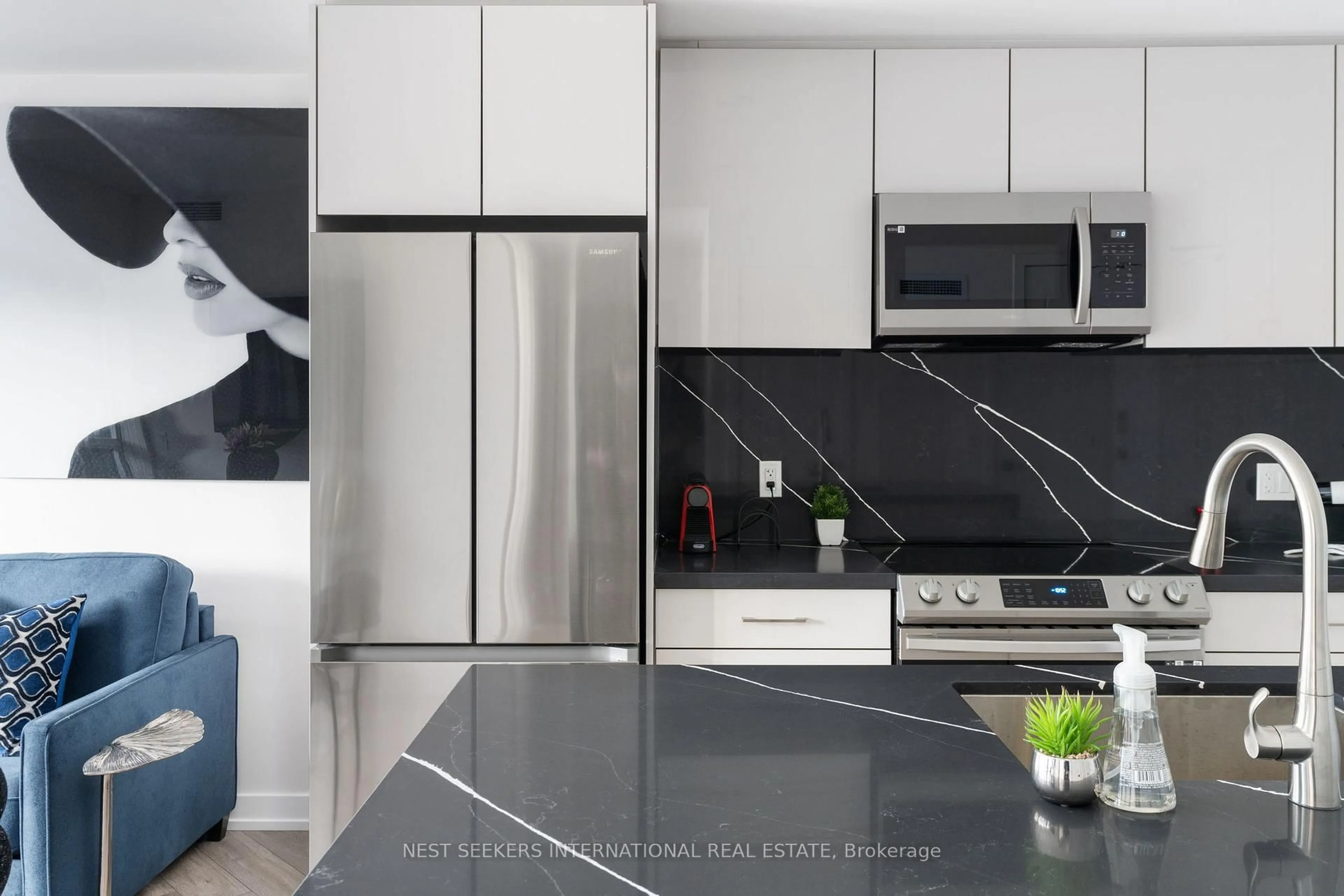 Contemporary kitchen, unknown for 415 Sea Ray Ave #219, Innisfil Ontario L9S 0R5