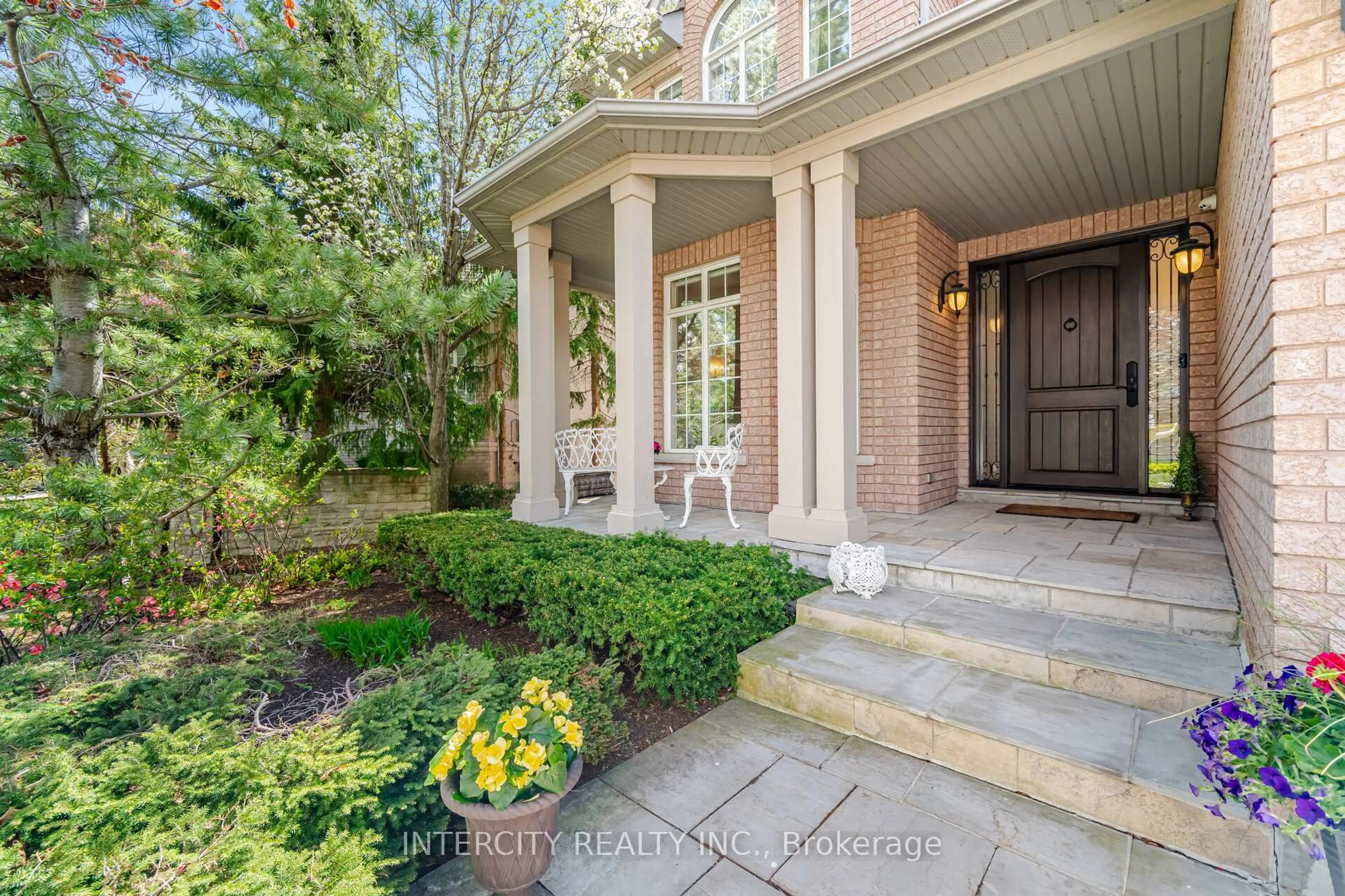 Home with brick exterior material, street for 21 Capner Crt, Vaughan Ontario L0J 1C0