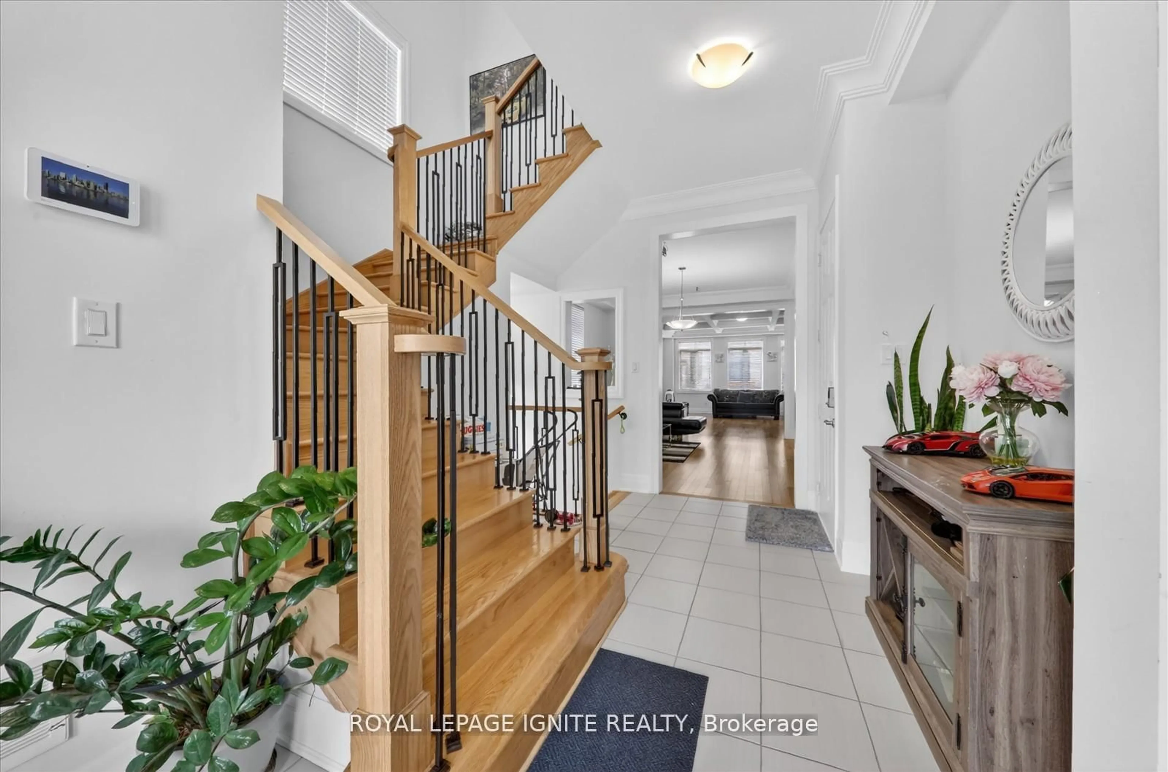 Indoor entryway for 12 Nigh Dr, Markham Ontario L3S 0G4