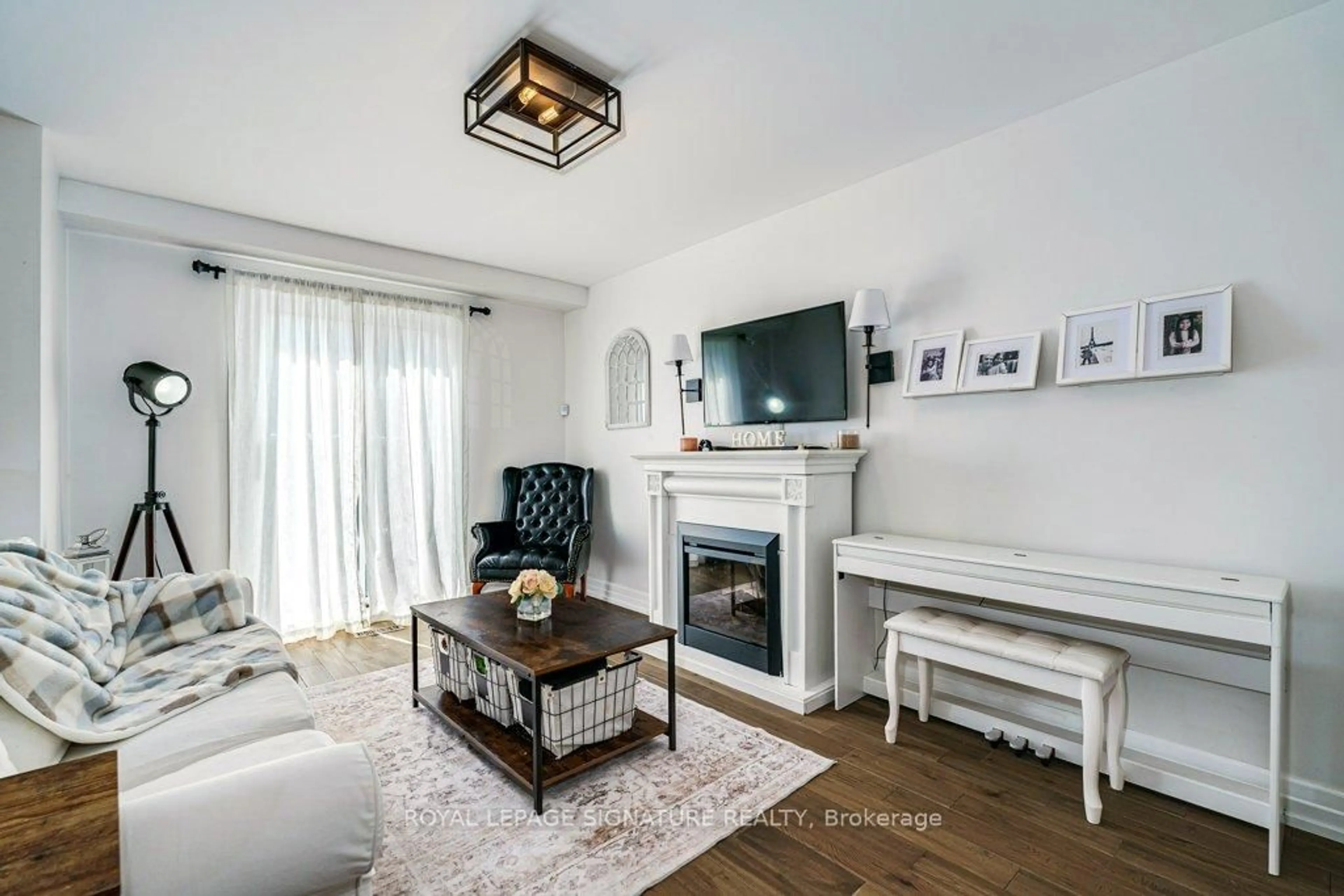 Living room with furniture, unknown for 1836 John St, Markham Ontario L3T 1Z1