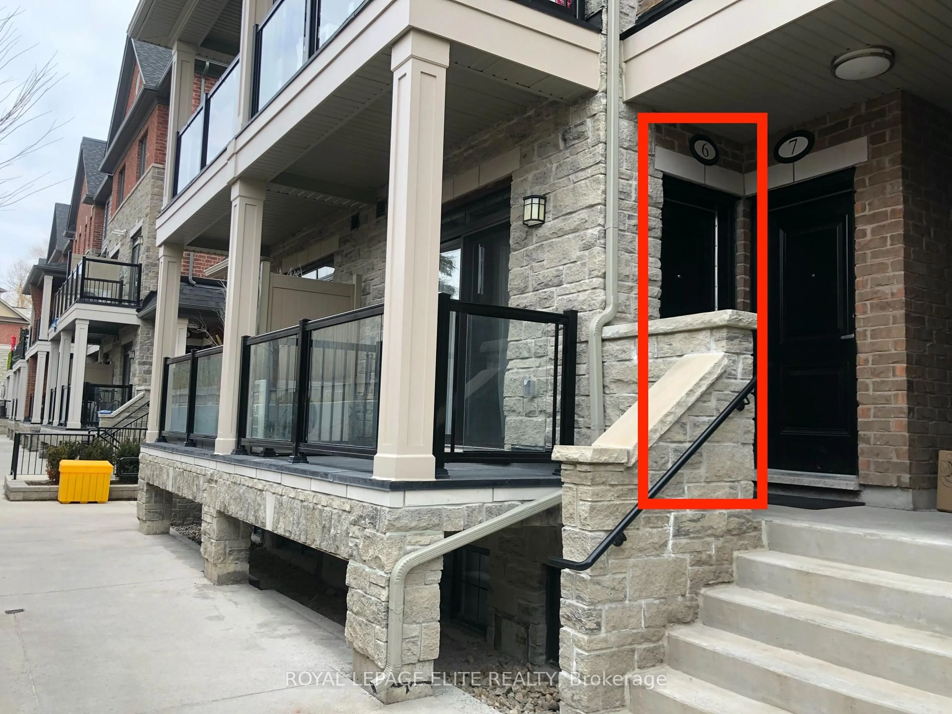 Indoor foyer for 198 Pine Grove Rd #06, Vaughan Ontario L4L 1X3