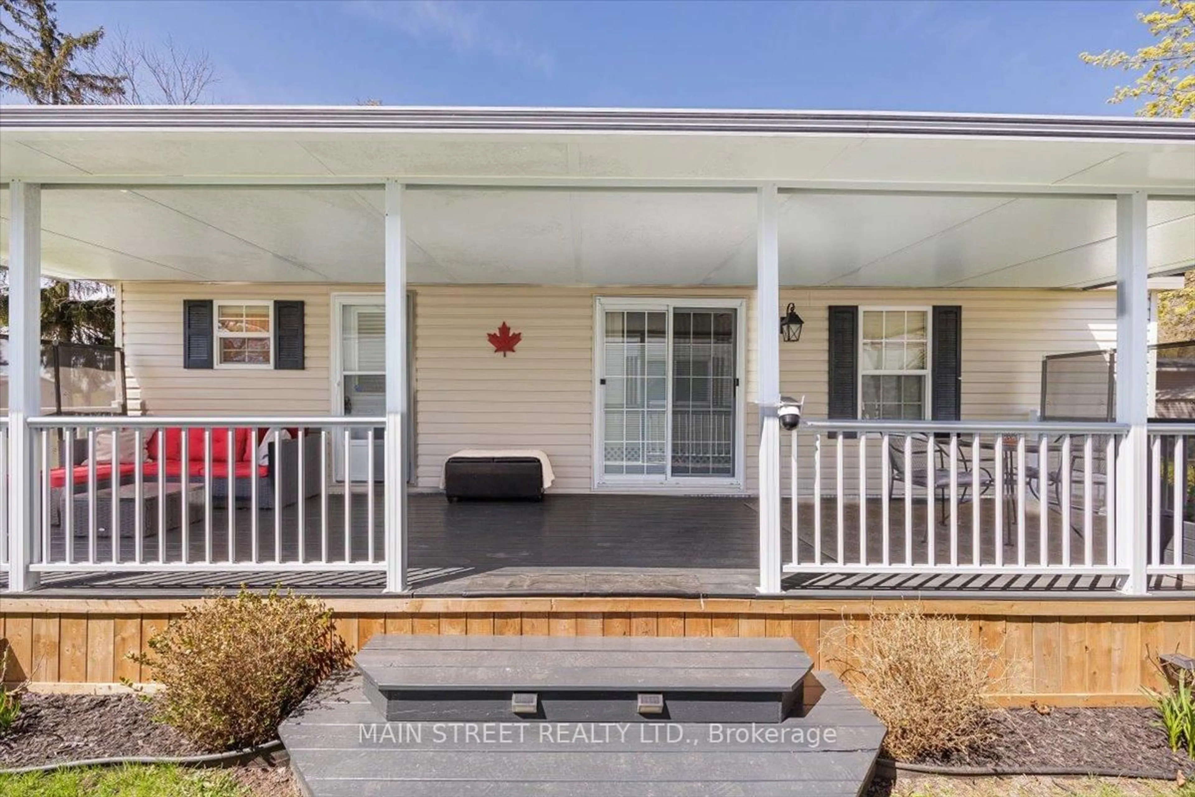 Home with vinyl exterior material, street for 29 Hawaiian Circ, Whitchurch-Stouffville Ontario L0G 1E0