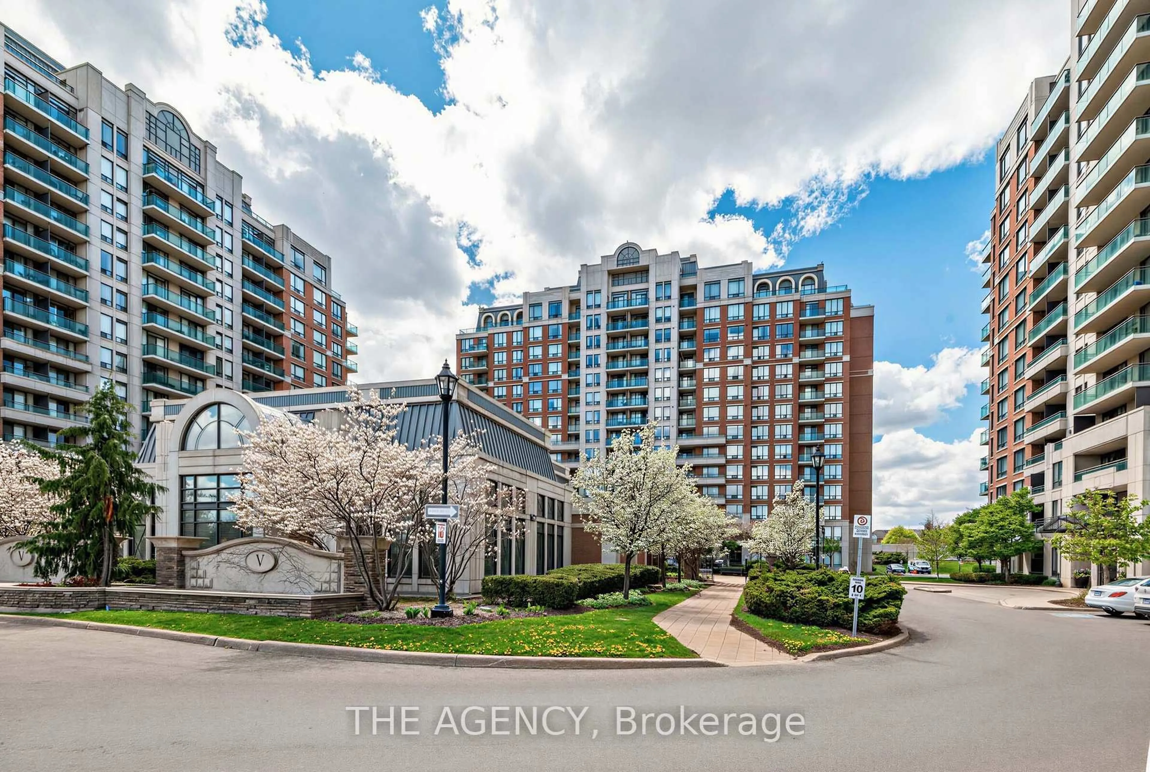 Unknown for 330 Red Maple Rd #409, Richmond Hill Ontario L4C 0T6