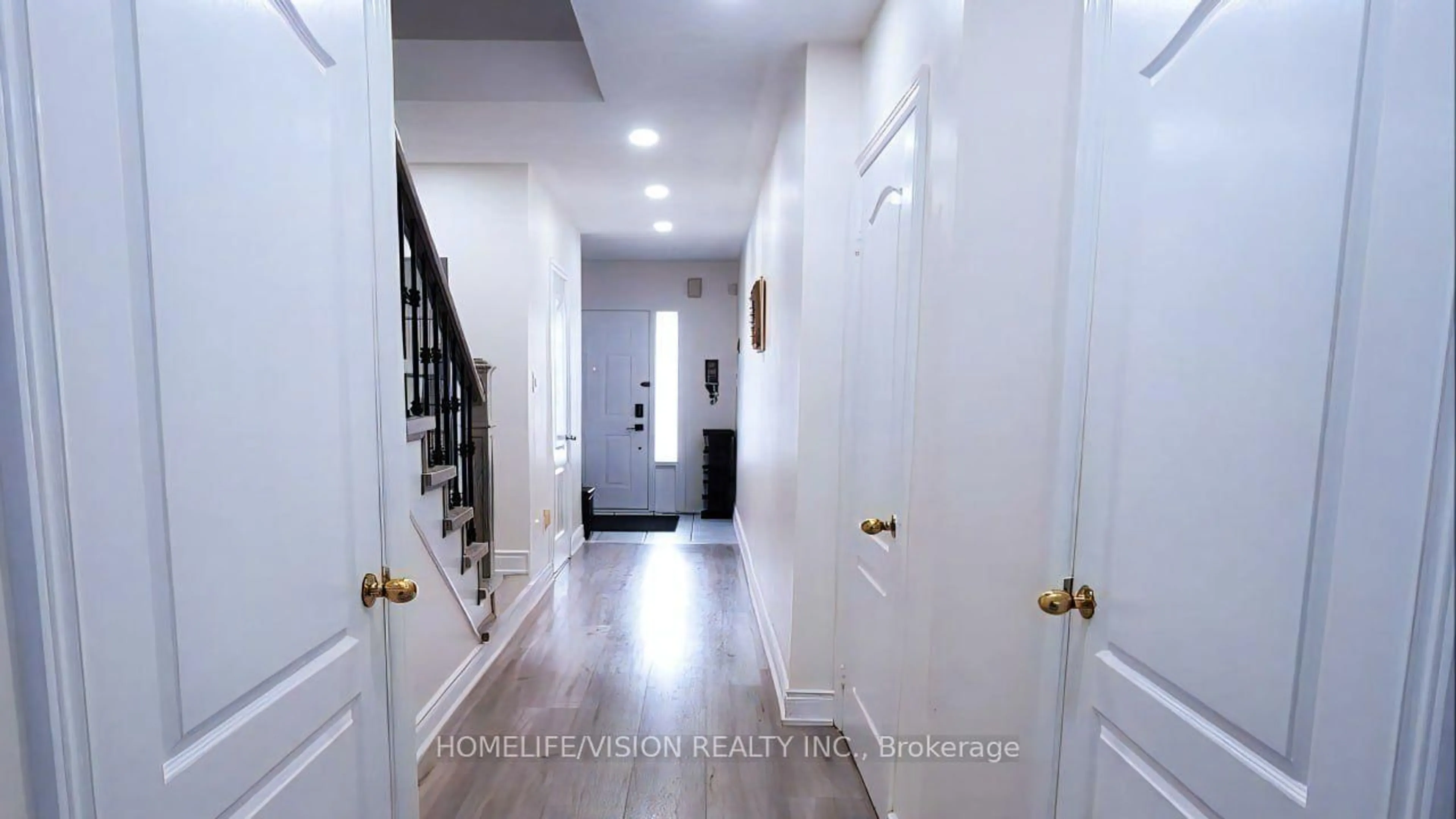 Indoor foyer for 11 Christephen Cres, Richmond Hill Ontario L4S 2S6