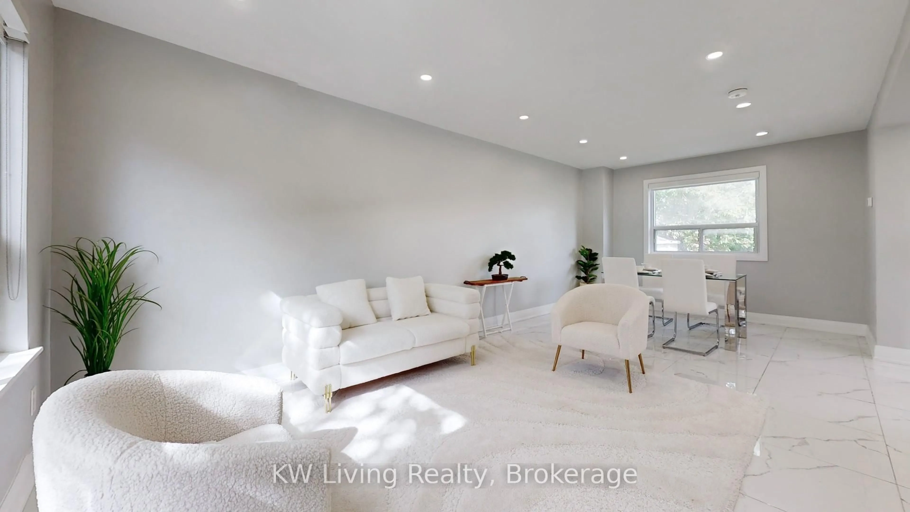 Living room with furniture, unknown for 251 Mcconvey Dr, Richmond Hill Ontario L4C 3K1