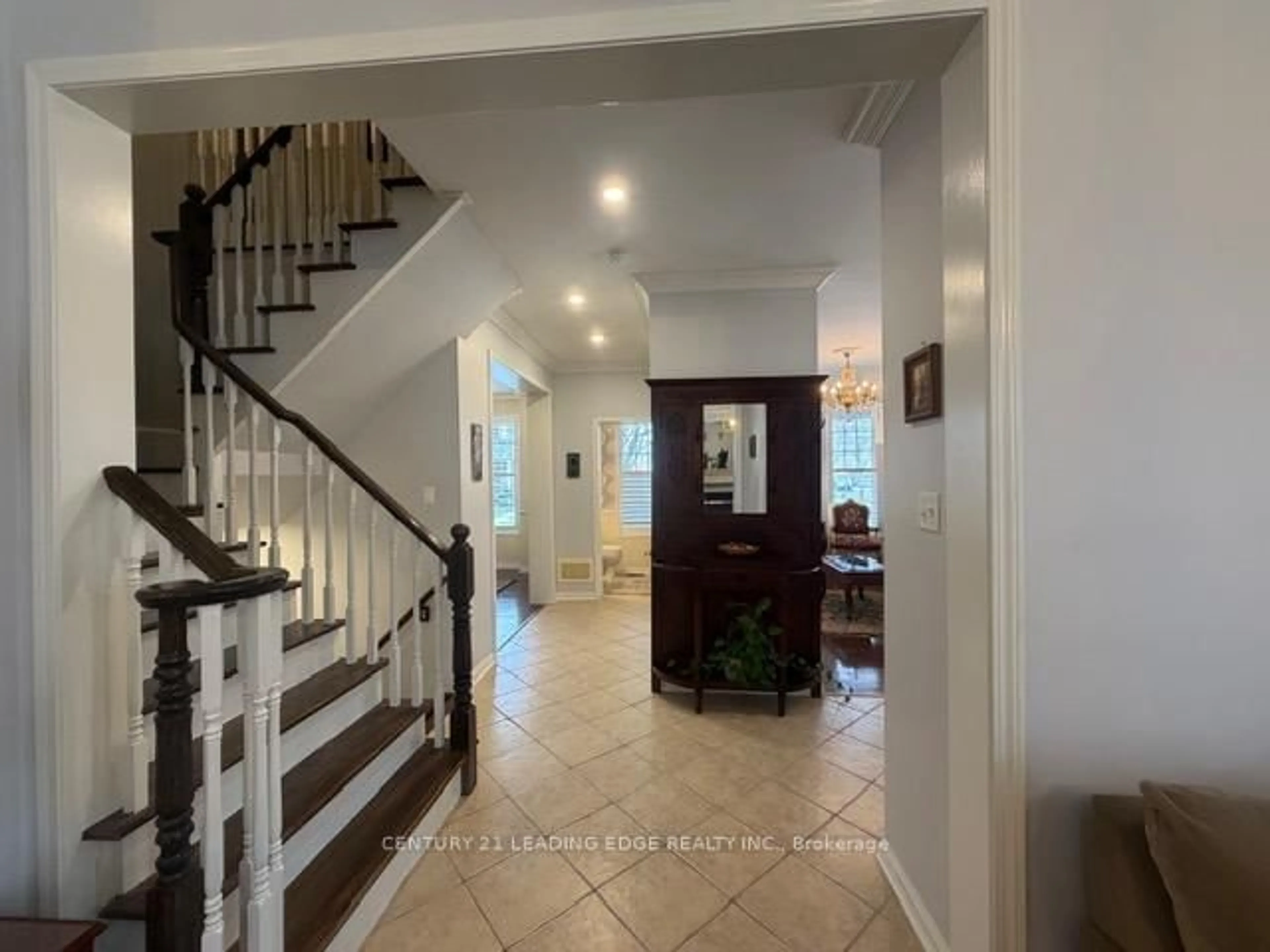 Indoor foyer for 27 Rocking Horse St, Markham Ontario L6B 1L9