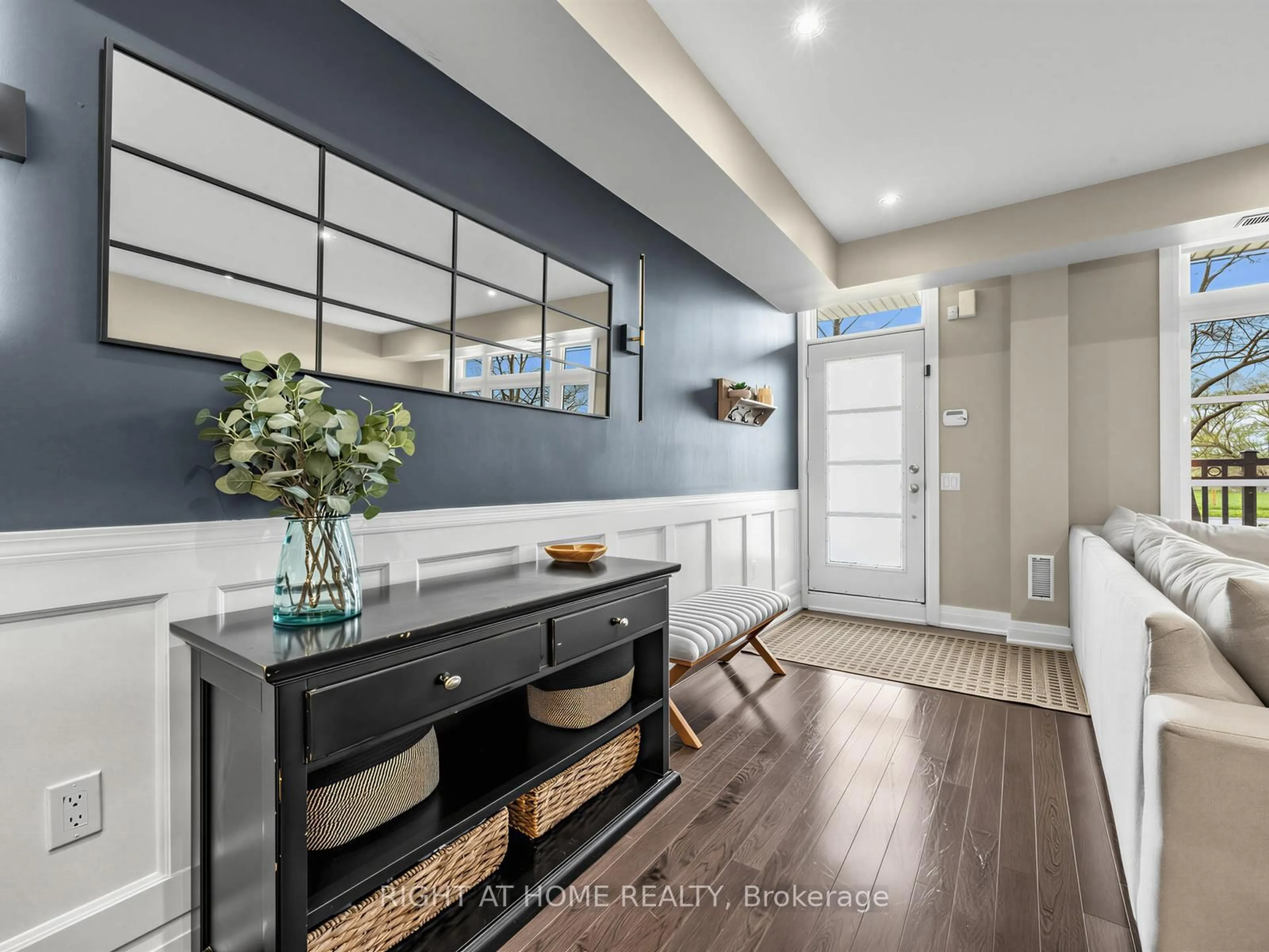 Contemporary bathroom, ceramic/tile floor for 8177 Kipling Ave #61, Vaughan Ontario L4L 2A3