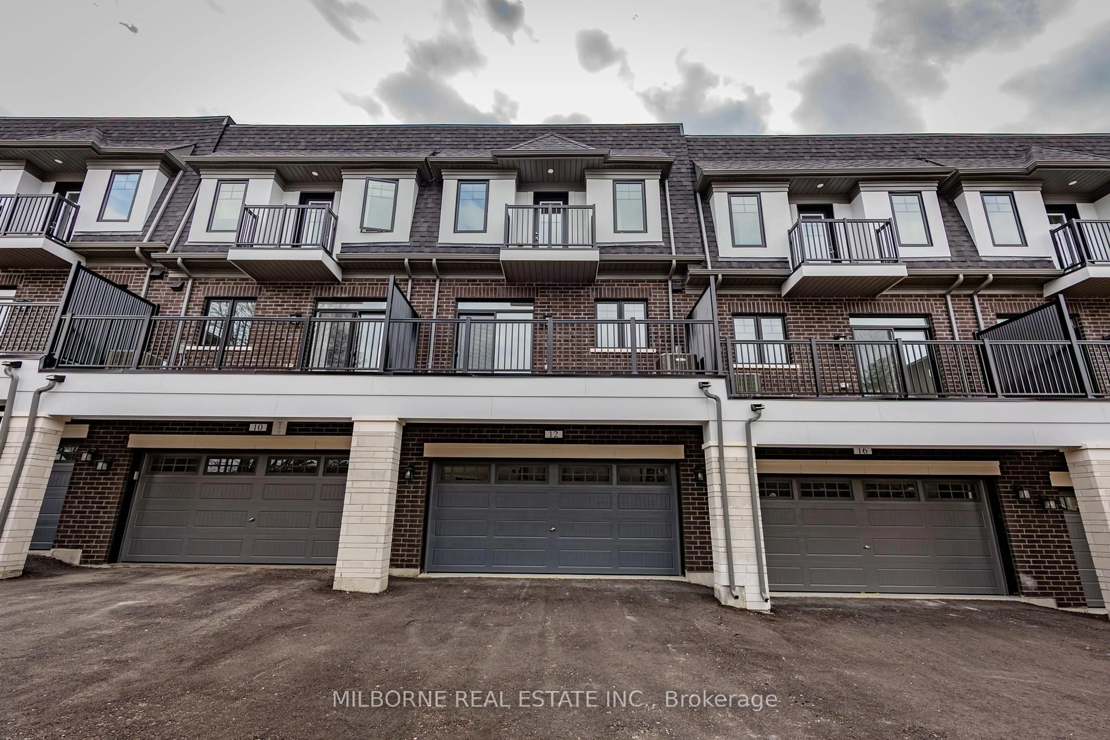 A pic from outside/outdoor area/front of a property/back of a property/a pic from drone, unknown for 12 Fred Beaton Pl, King Ontario L7B 1G2