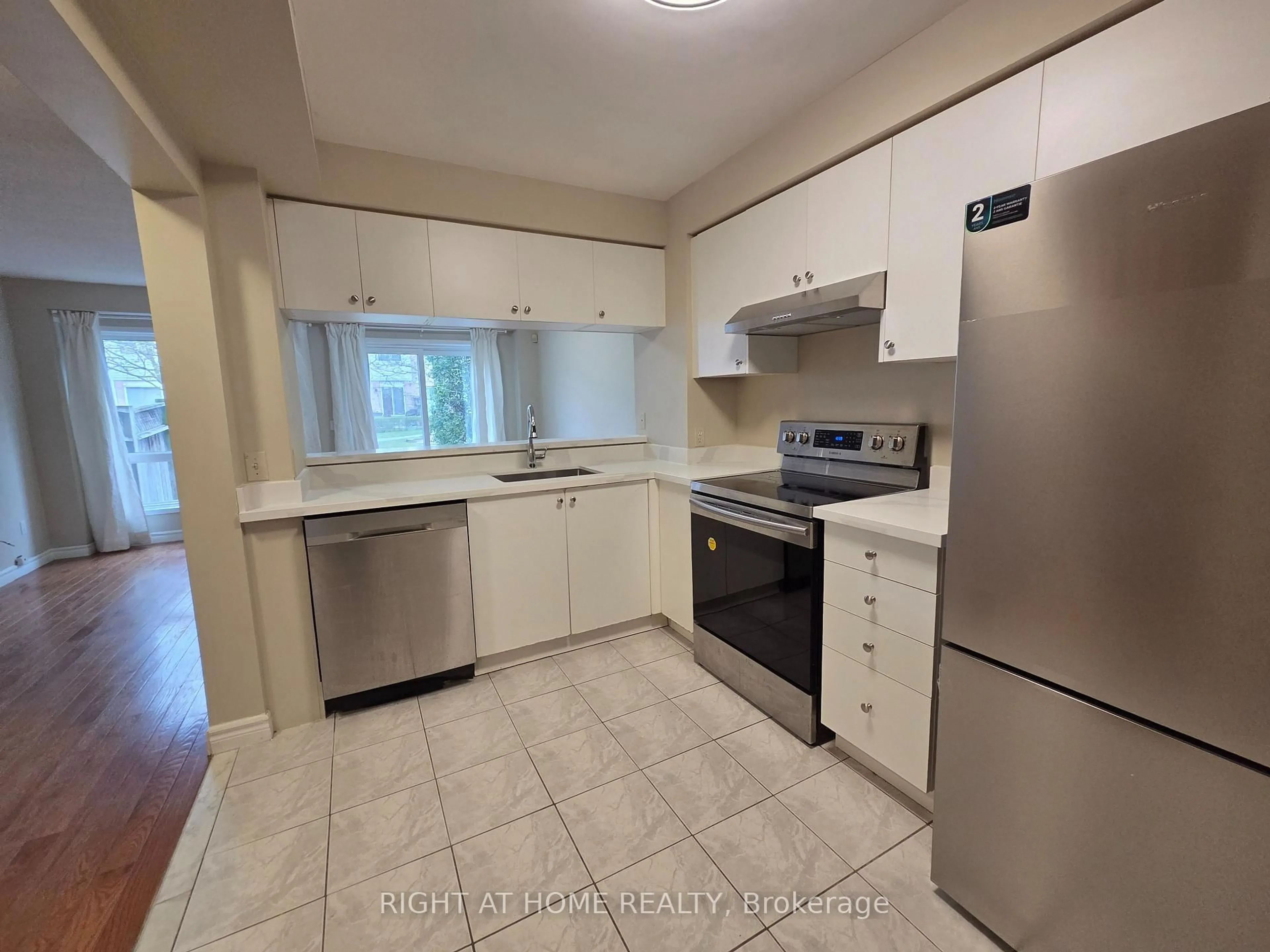 Standard kitchen, unknown for 81 Northern Heights Dr, Richmond Hill Ontario L4B 4C9