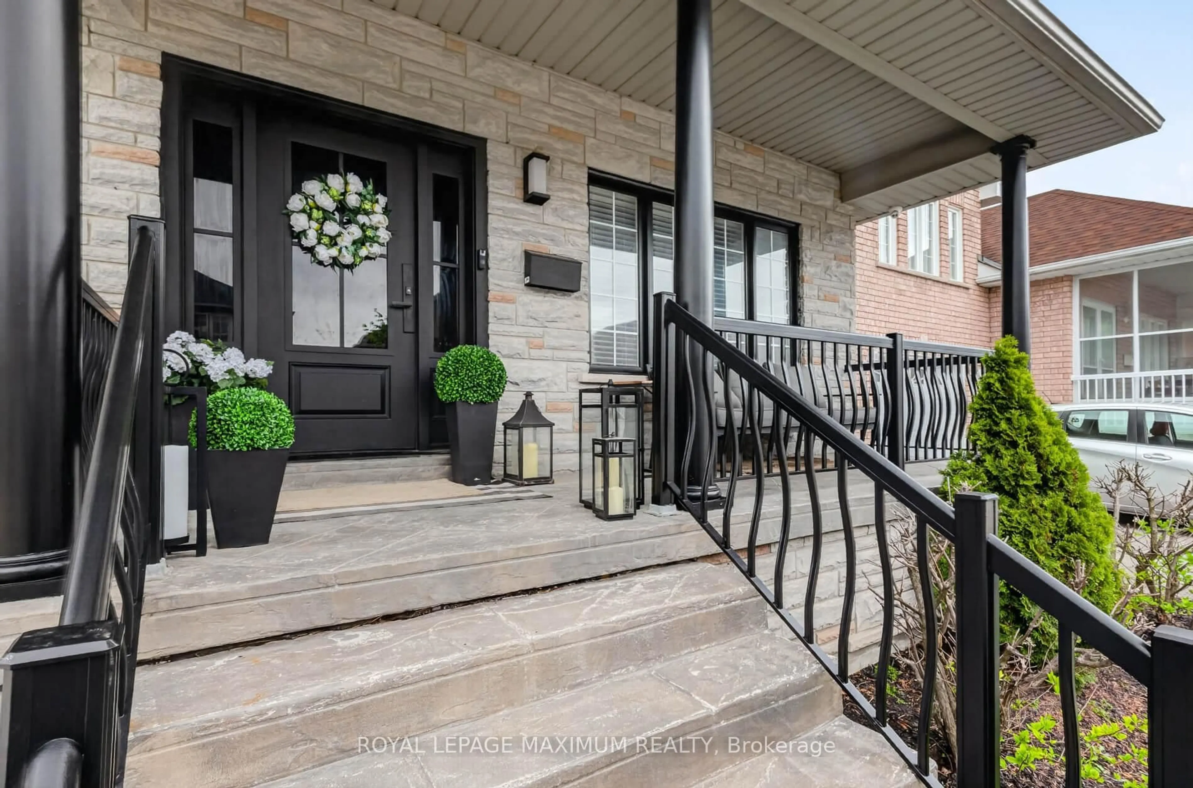 Indoor entryway for 3 Amalfi Crt, Vaughan Ontario L4L 9S2