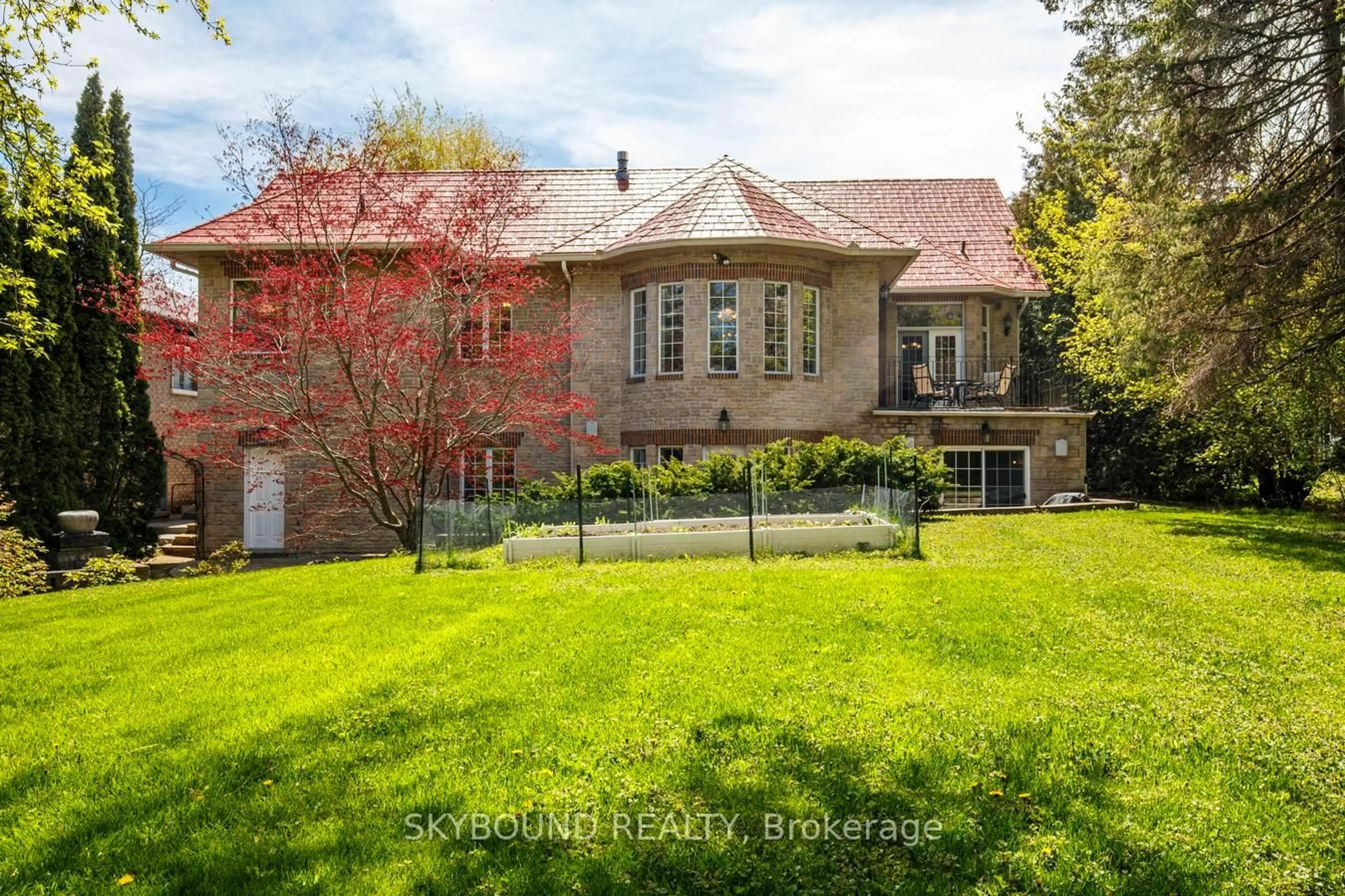 A pic from outside/outdoor area/front of a property/back of a property/a pic from drone, unknown for 58 Kirk Dr, Markham Ontario L3T 3L1