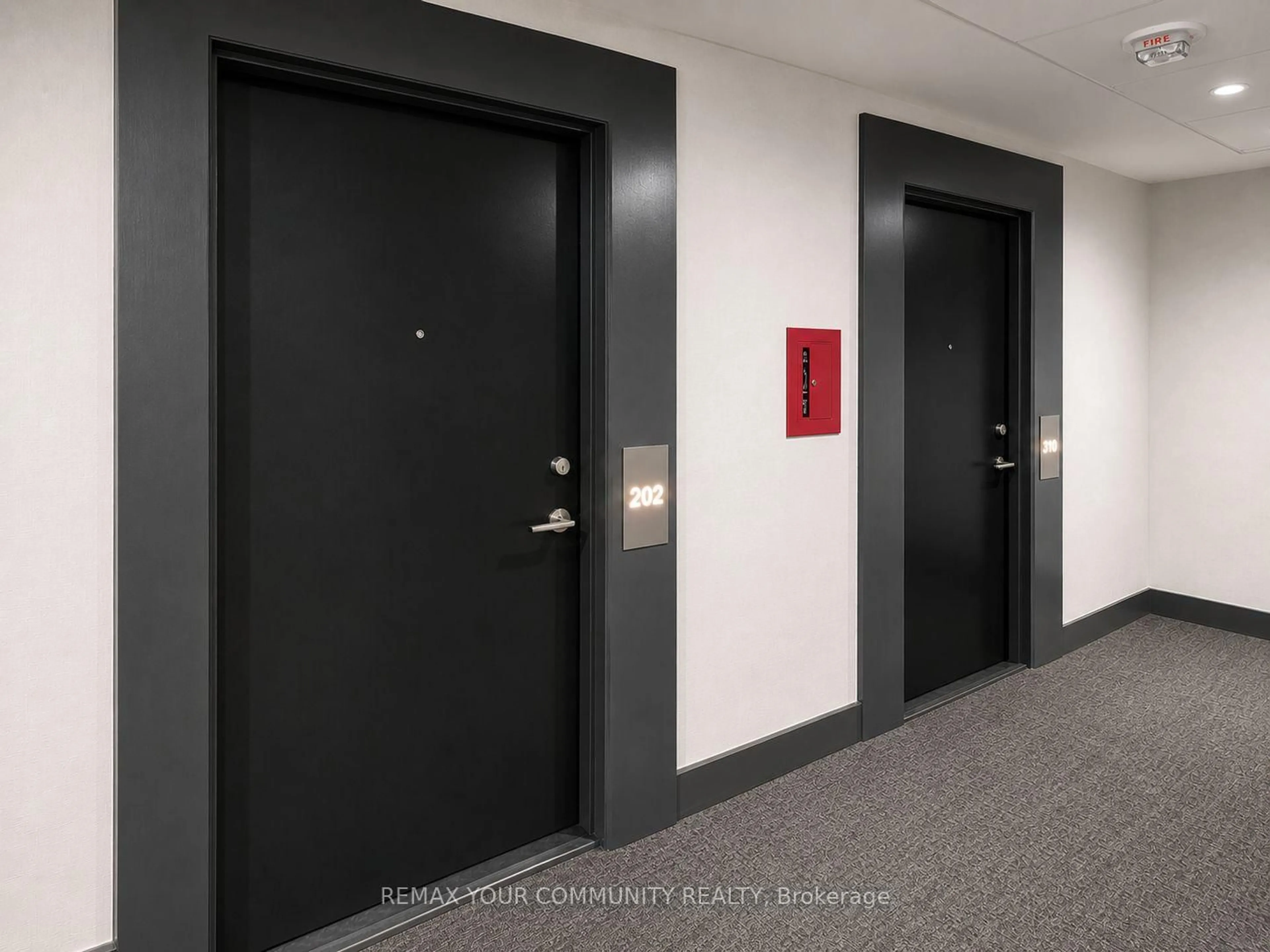 Indoor foyer for 3 Rosewater St #202W, Richmond Hill Ontario L4C 5T6