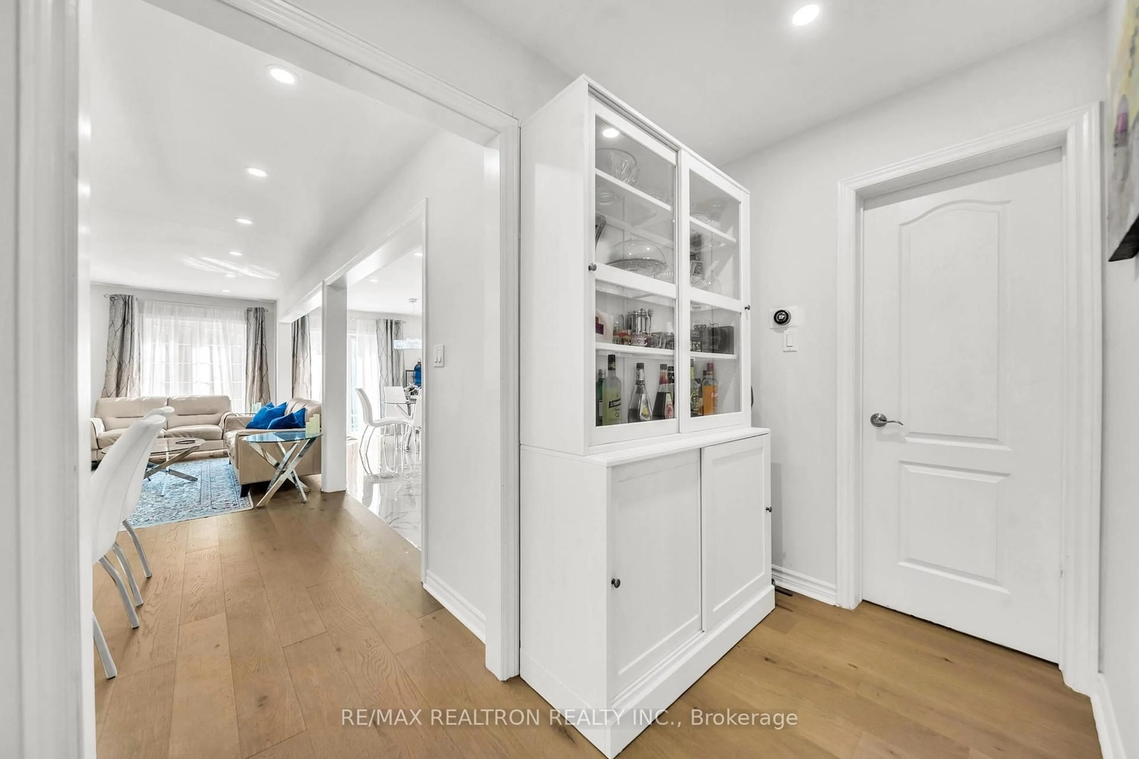 Indoor entryway for 88 Matteo David Dr, Richmond Hill Ontario L4S 2S9