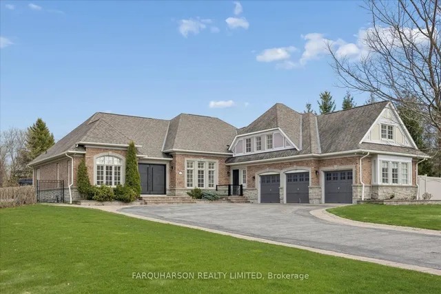 21 Country Club Cres, Uxbridge 2