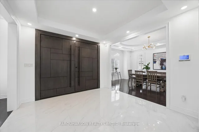 21 Country Club Cres, Uxbridge 3