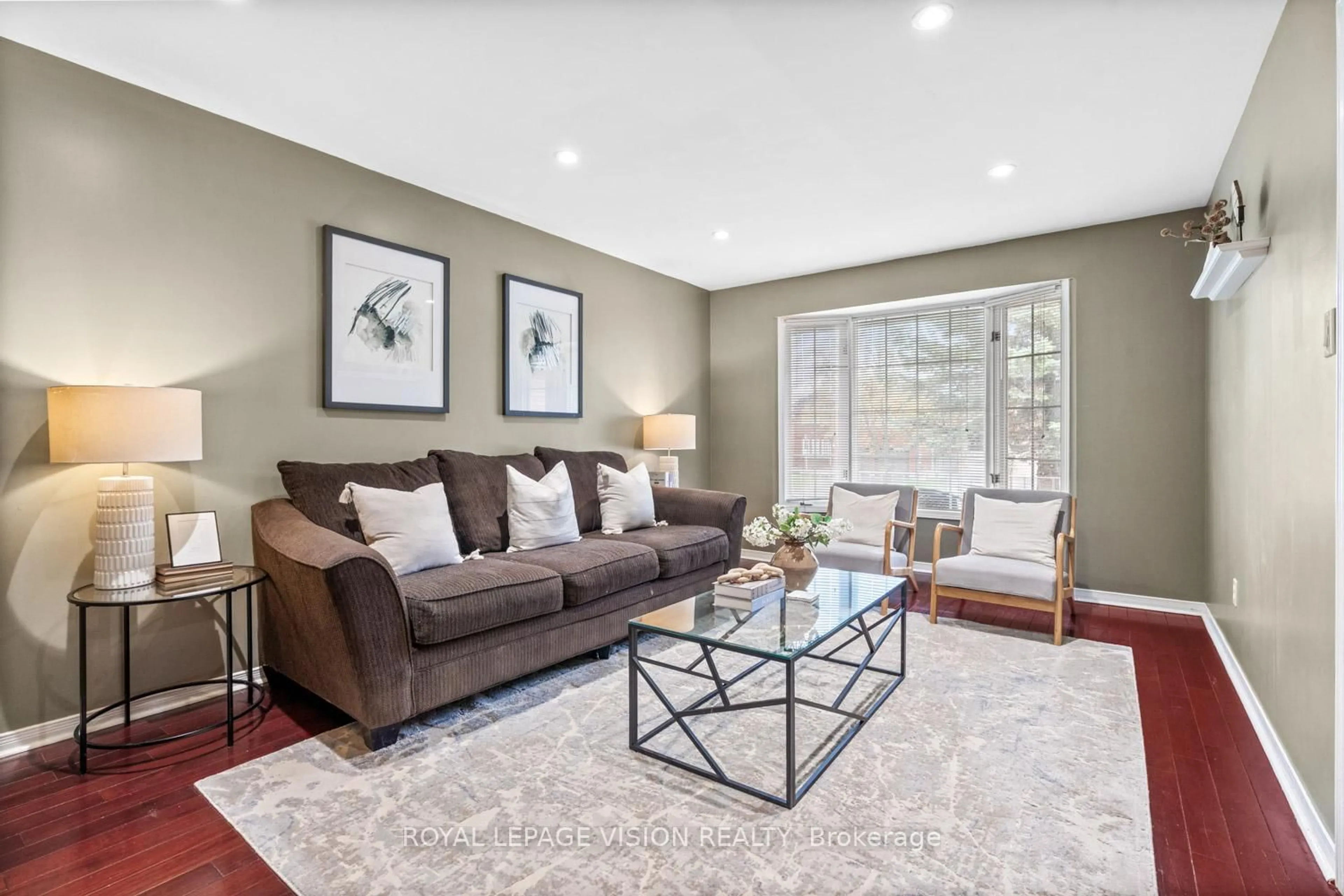Living room with furniture, unknown for 83 Bergin Rd, Newmarket Ontario L3X 1S2